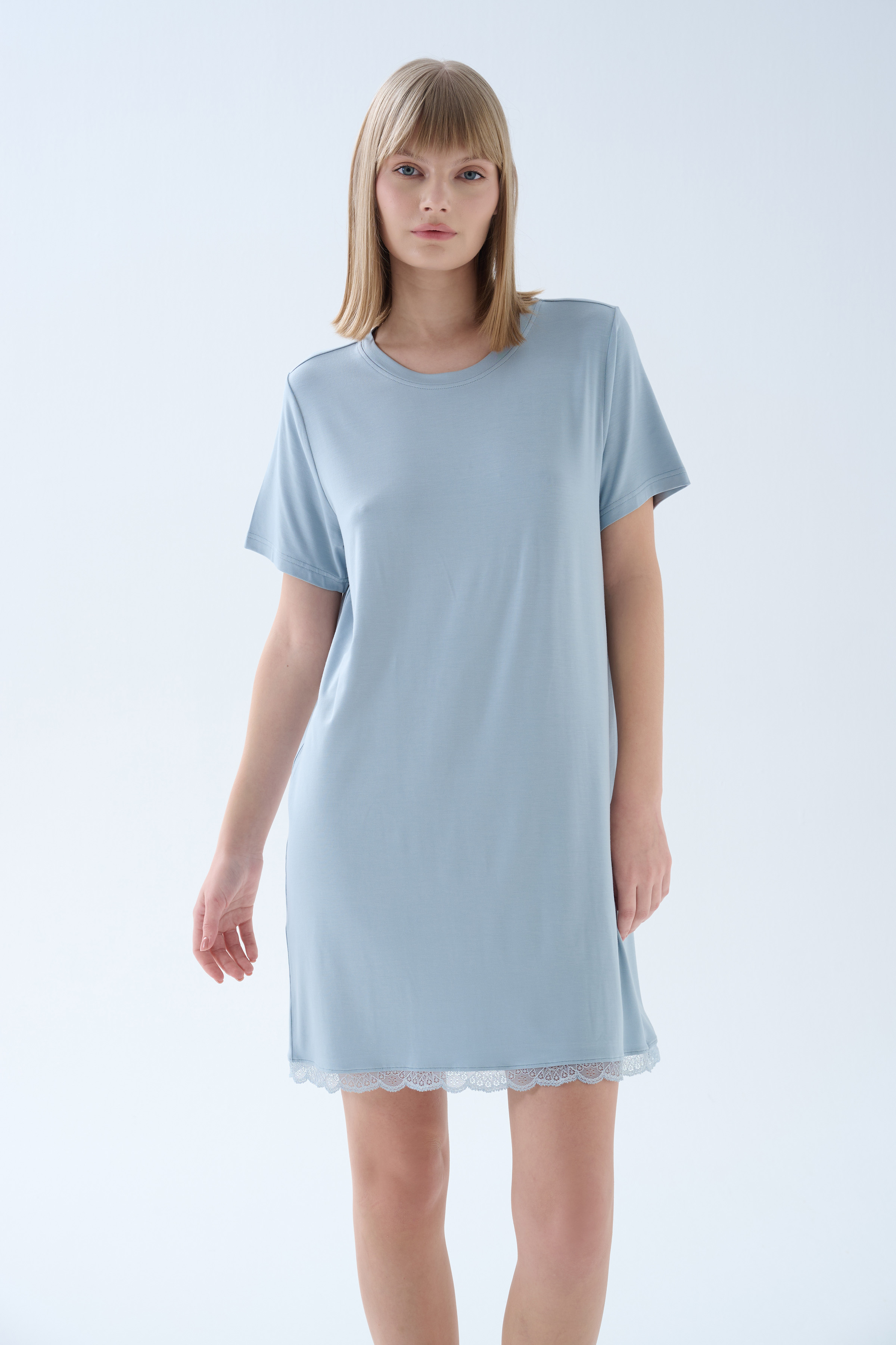 Kadın Viskoz Kısa Kollu Dantel Detaylı Gecelik