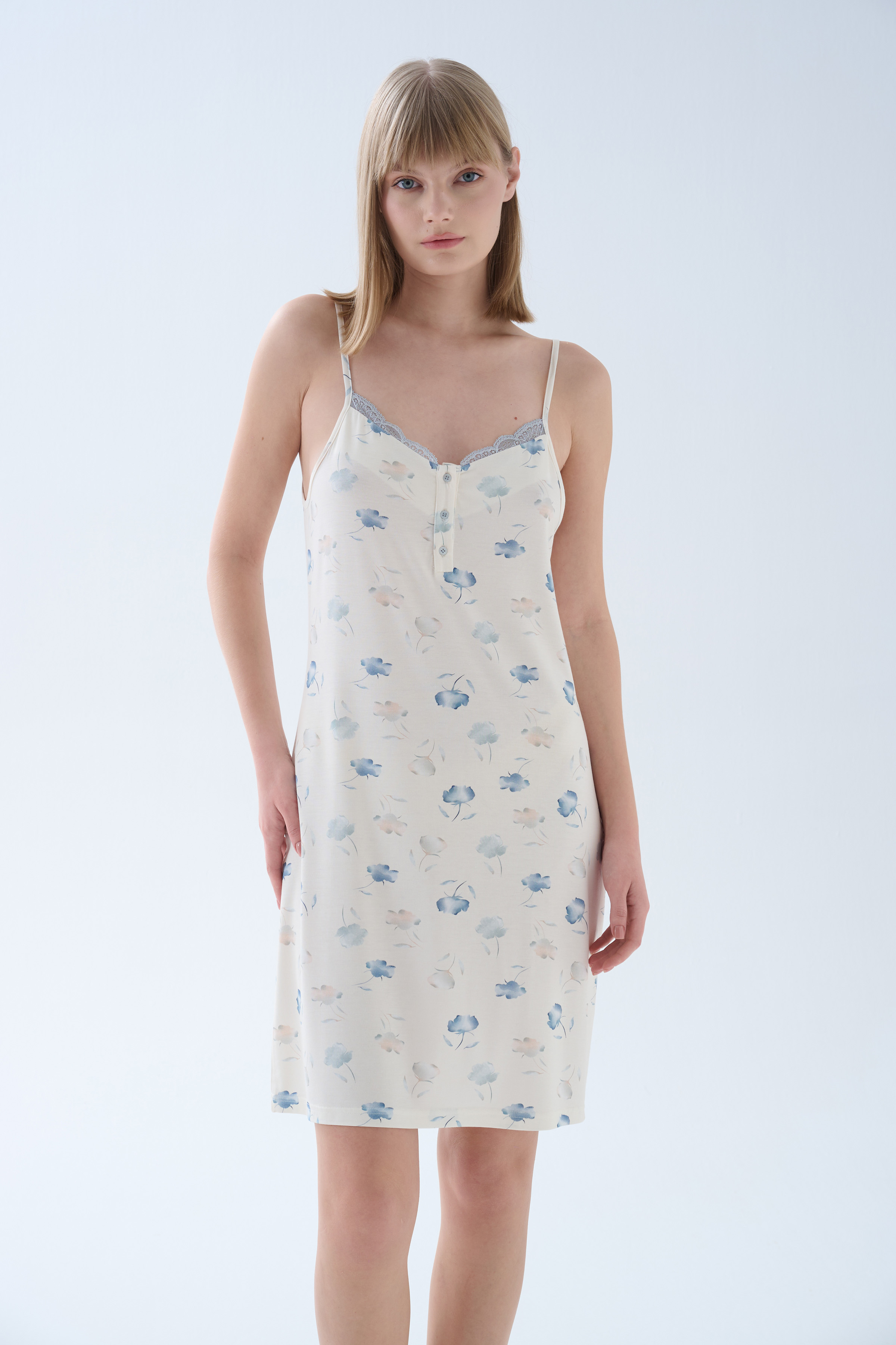 Kadın Viskoz Dantel Detaylı İp Askılı Gecelik