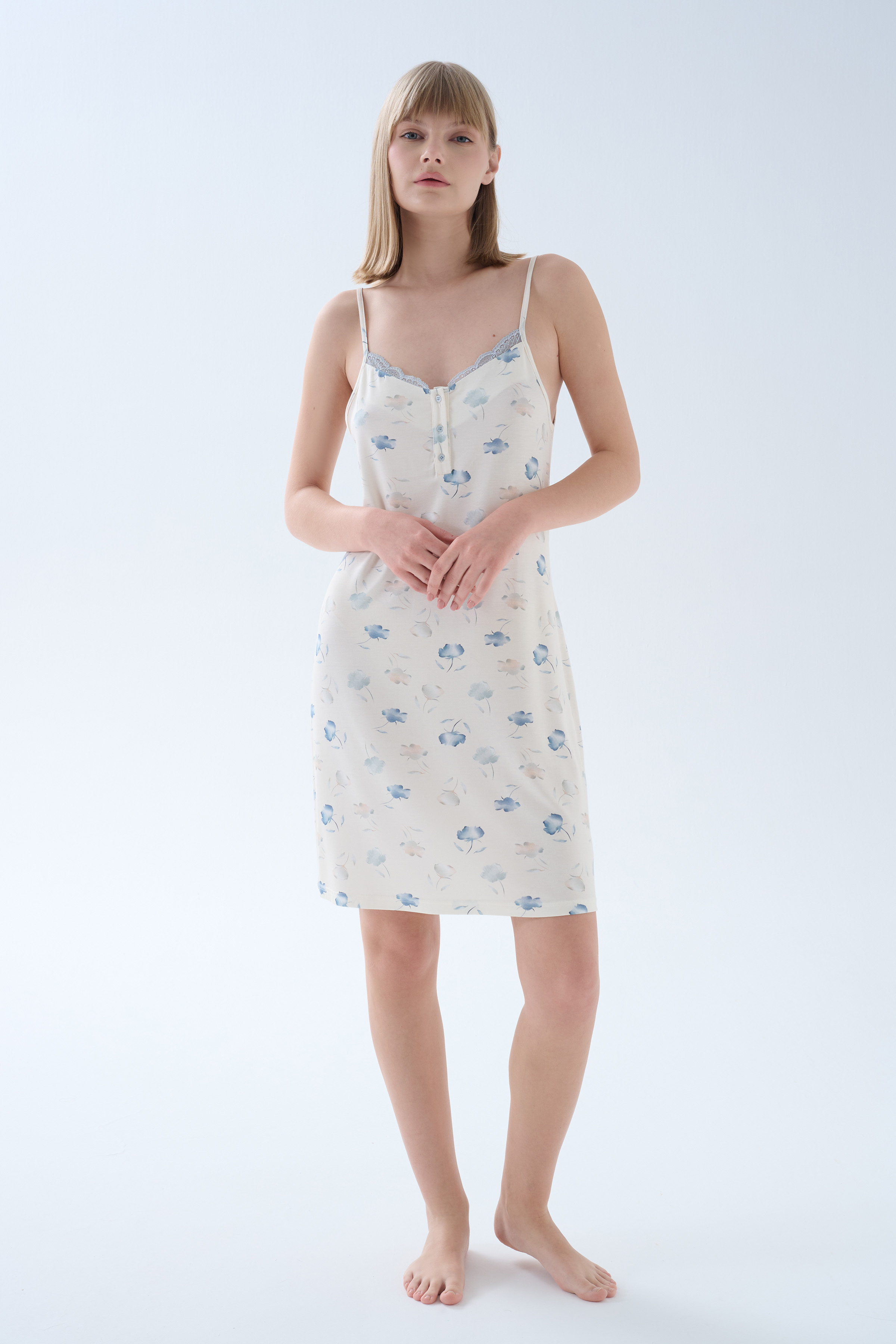 Kadın Viskoz Dantel Detaylı İp Askılı Gecelik