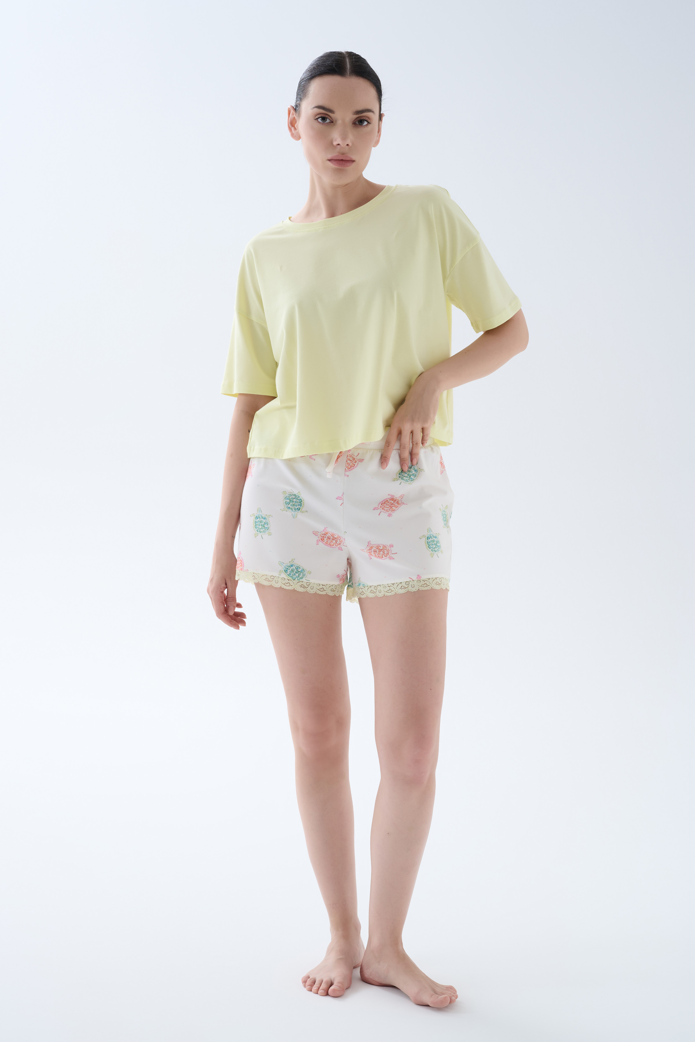 Kadın Pamuklu Dantel Detaylı Şort Pijama Altı