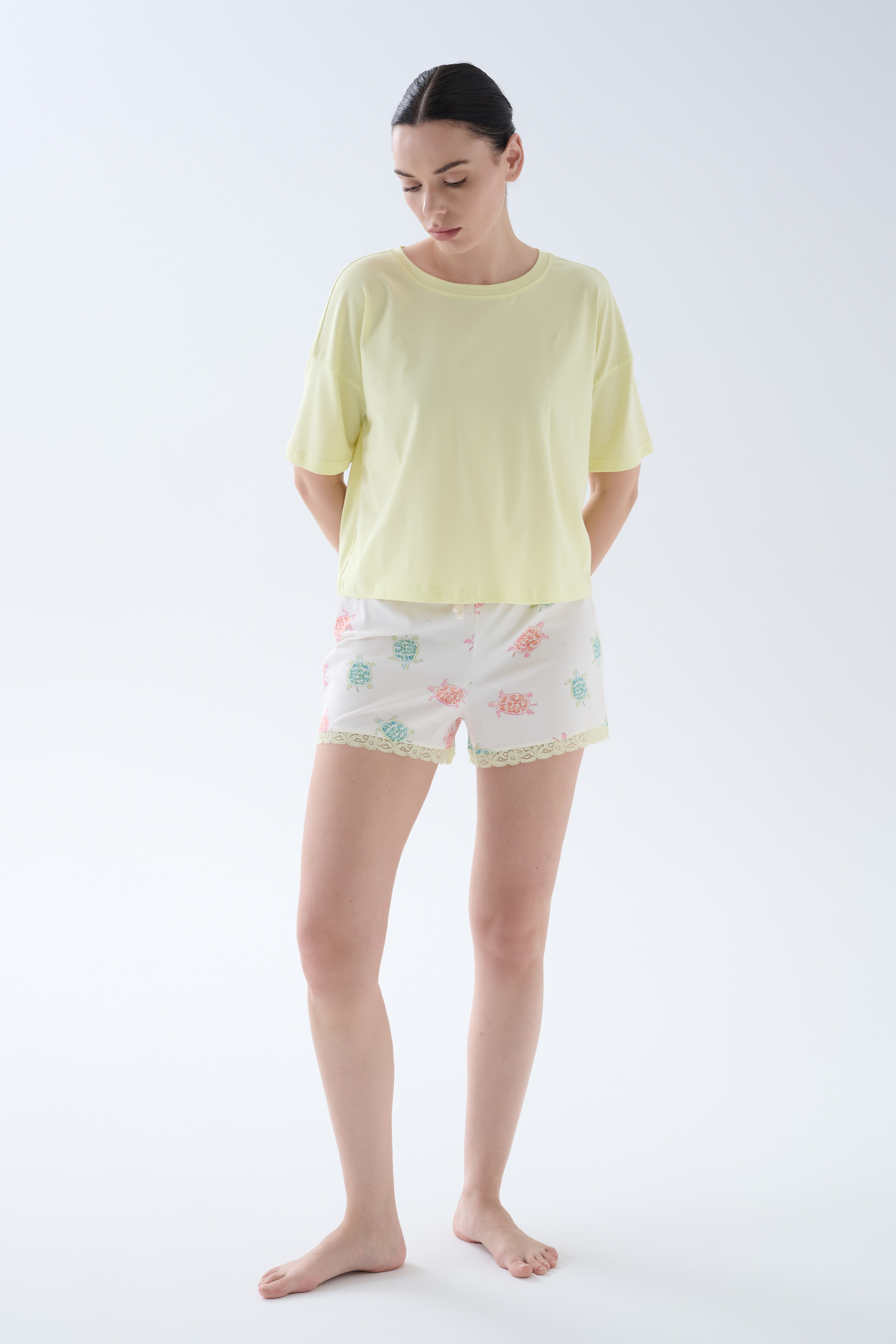 Kadın Pamuklu Kısa Kollu Şortlu Pijama Takımı