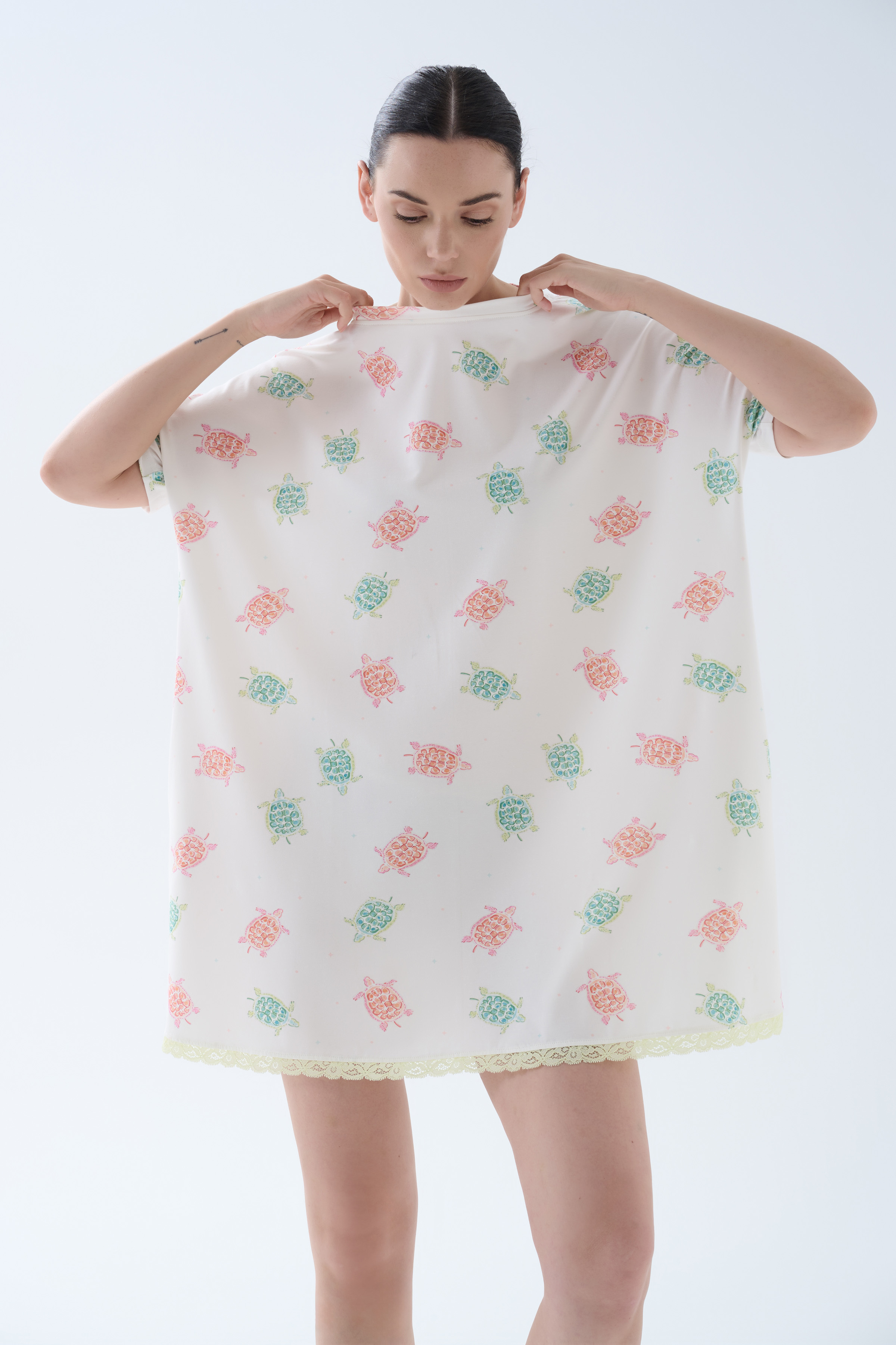 Kadın Pamuklu Dantel Detaylı Oversize Gecelik