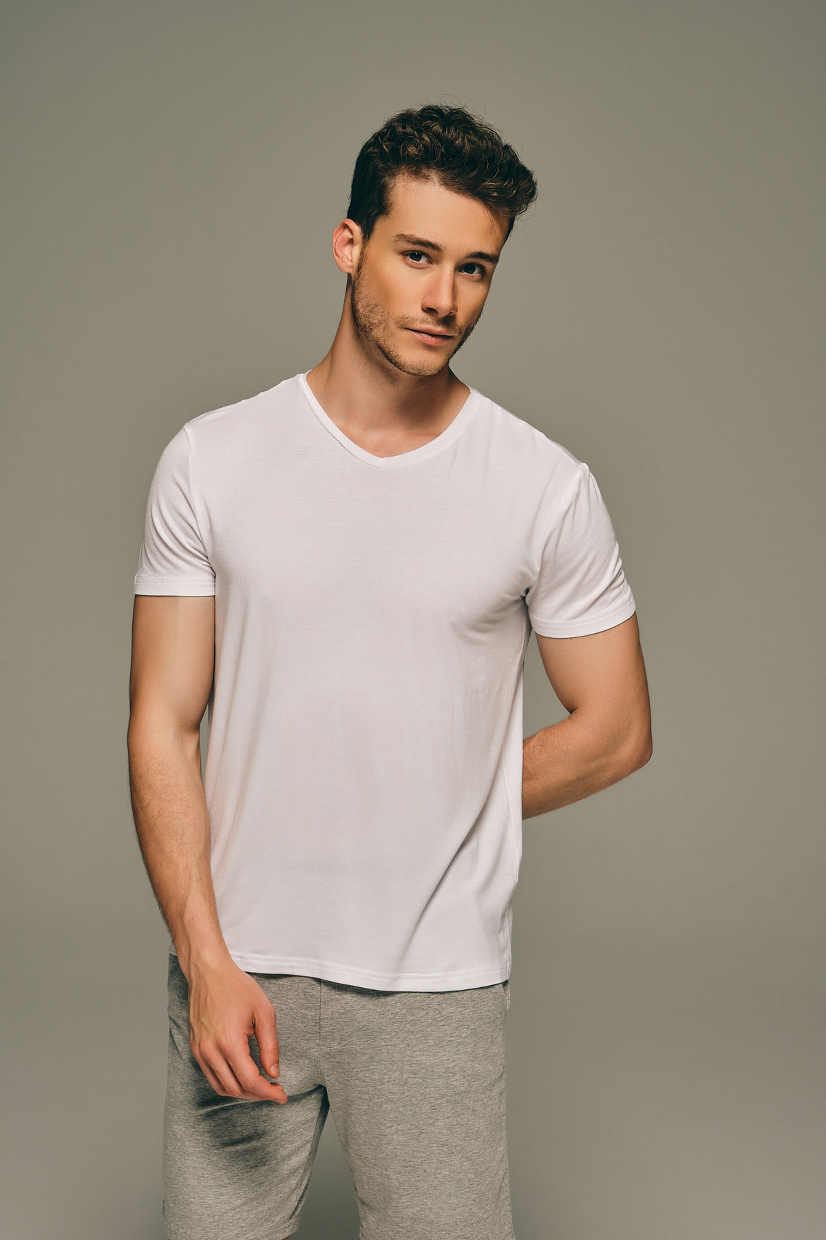 Erkek Modal V Yaka Kısa Kollu T-shirt	