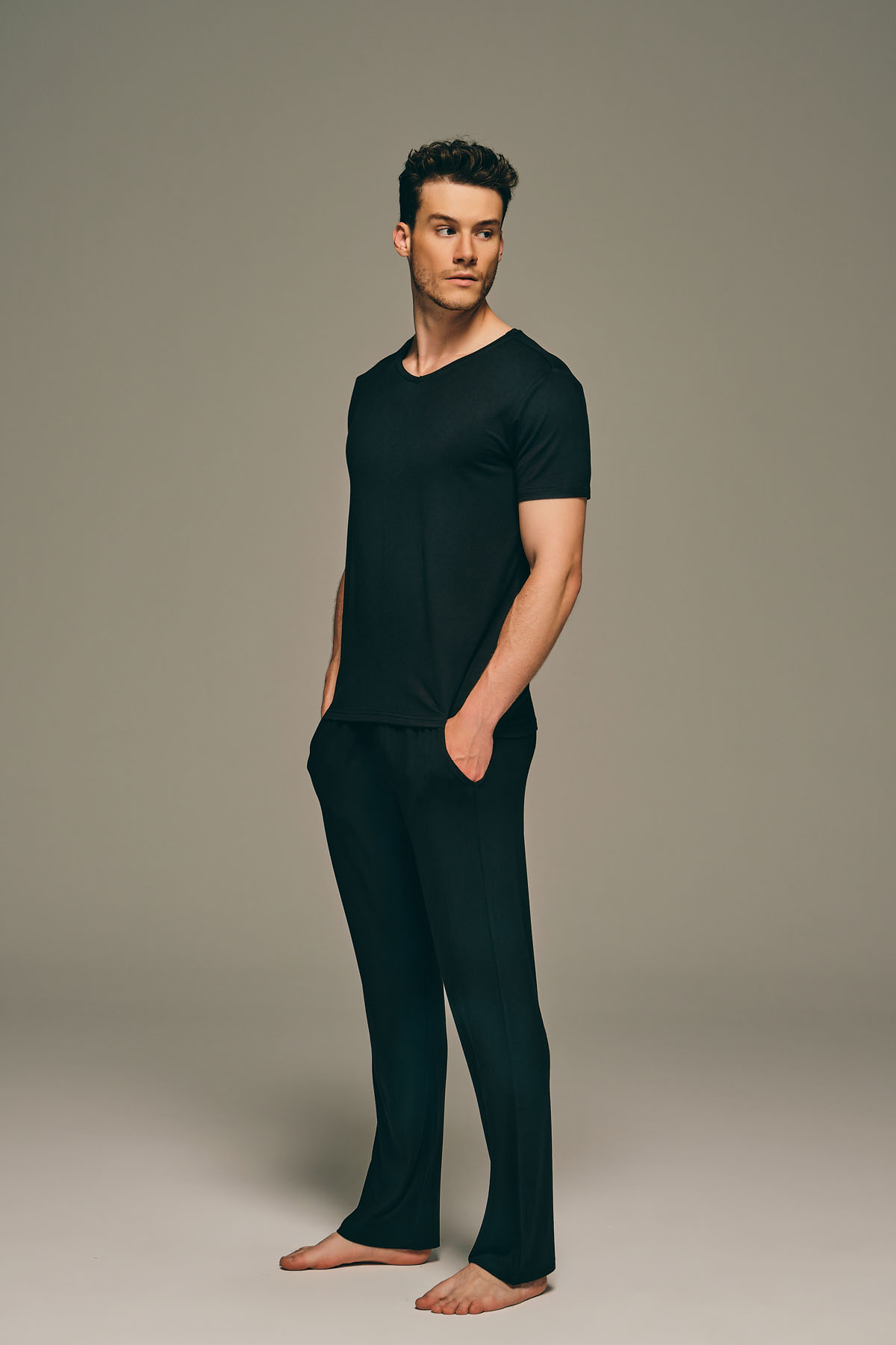 Erkek Modal V Yaka Kısa Kollu T-shirt	