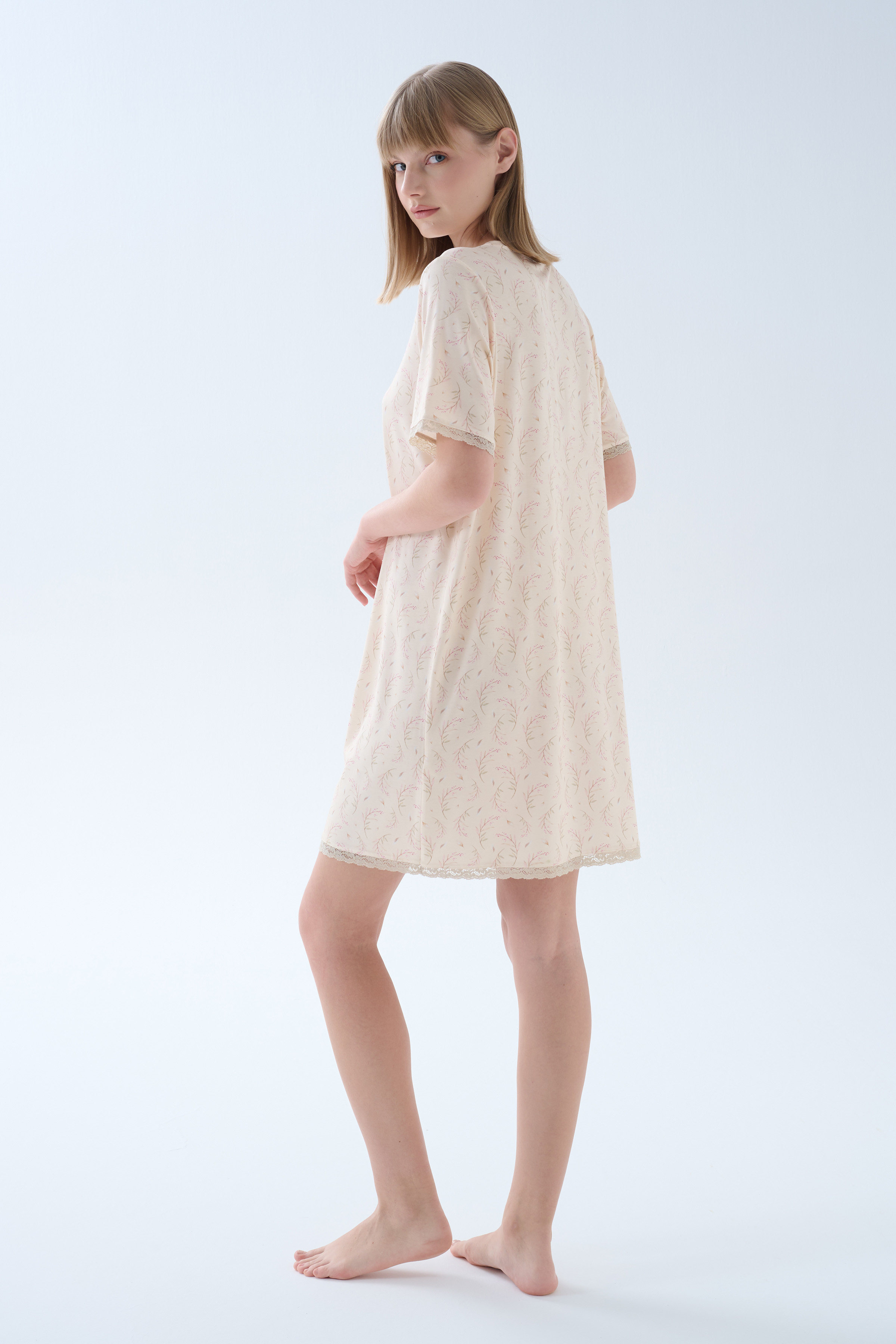 Kadın Viskoz Kısa Kollu Dantel Detaylı Gecelik