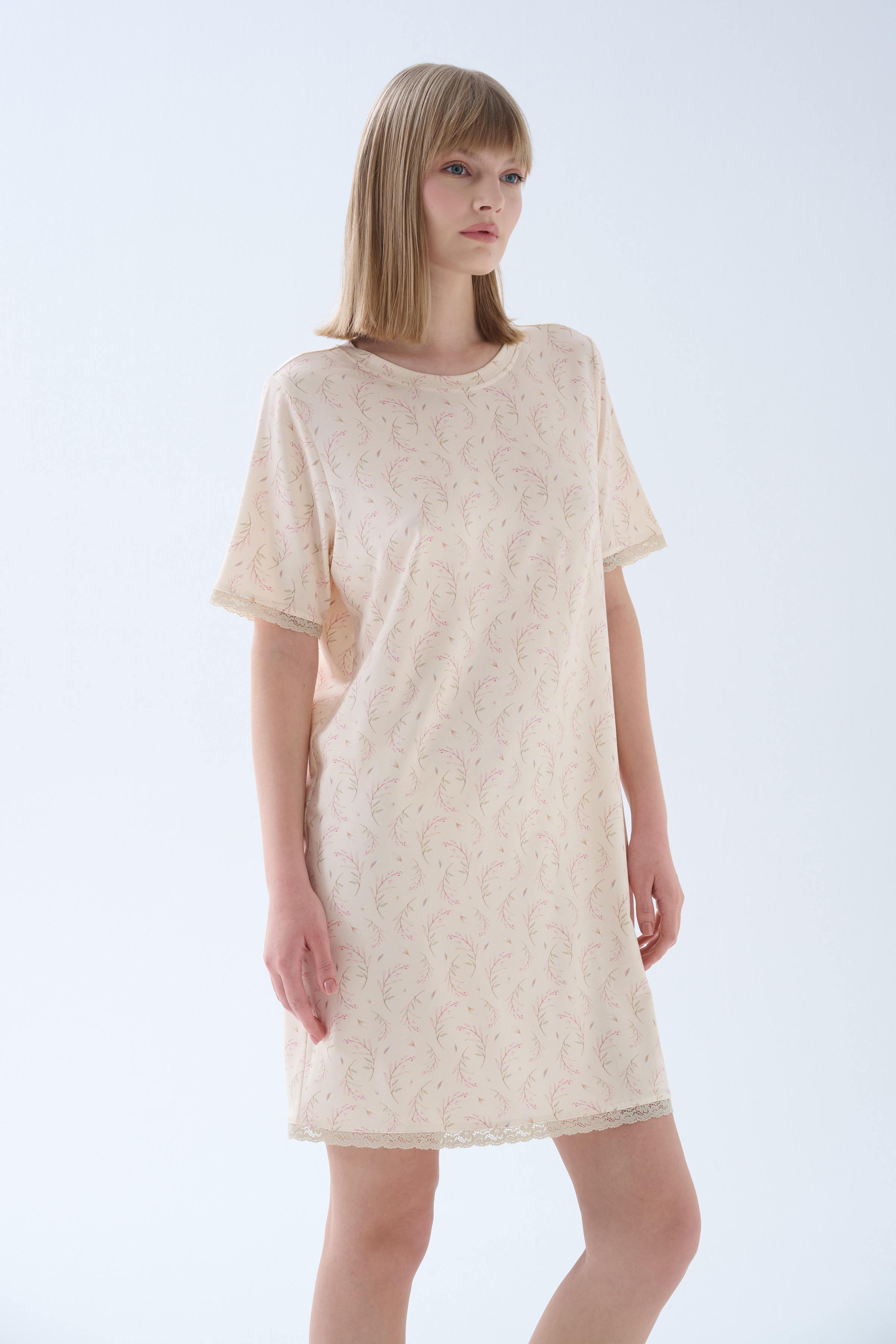 Kadın Viskoz Kısa Kollu Dantel Detaylı Gecelik