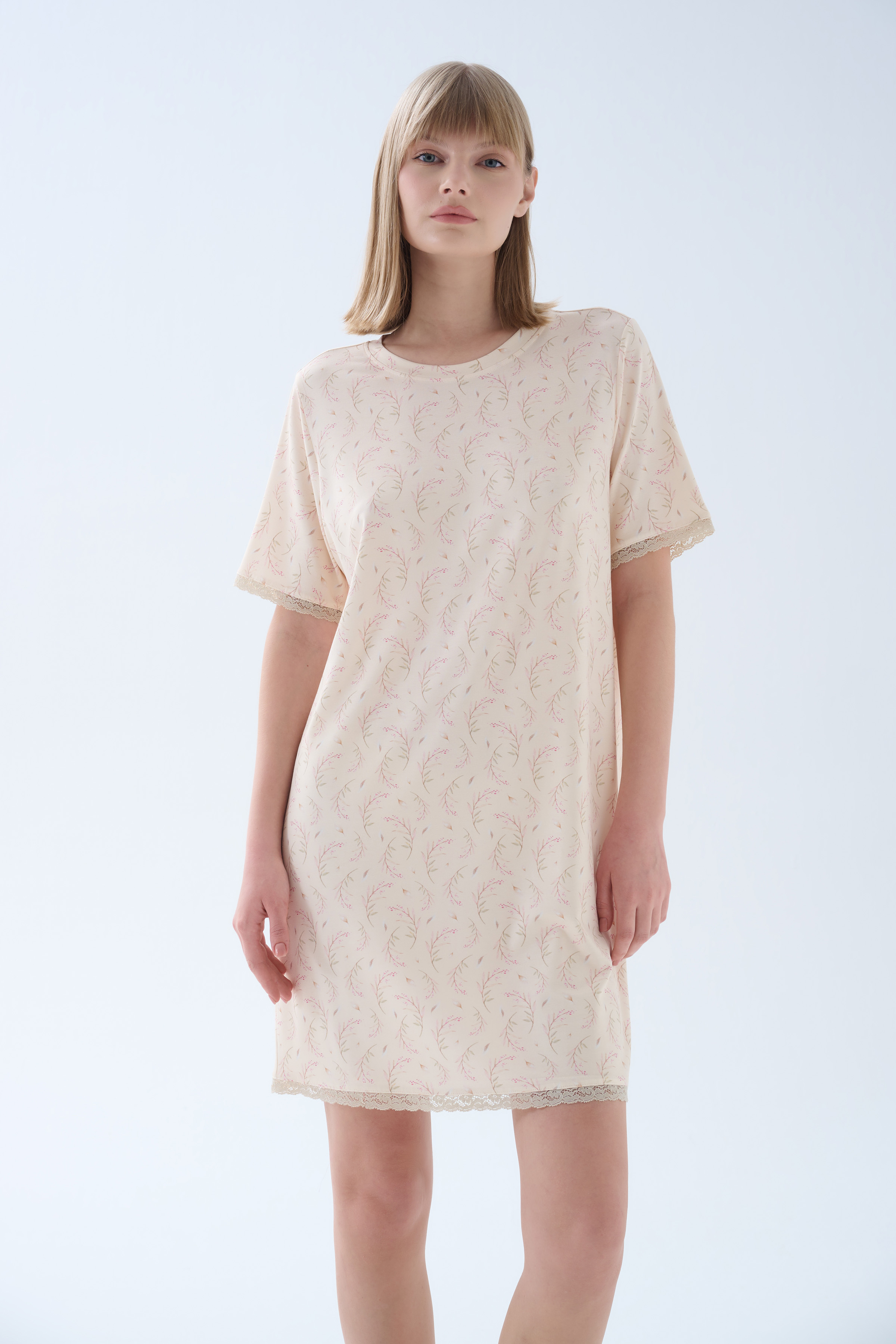 Kadın Viskoz Kısa Kollu Dantel Detaylı Gecelik