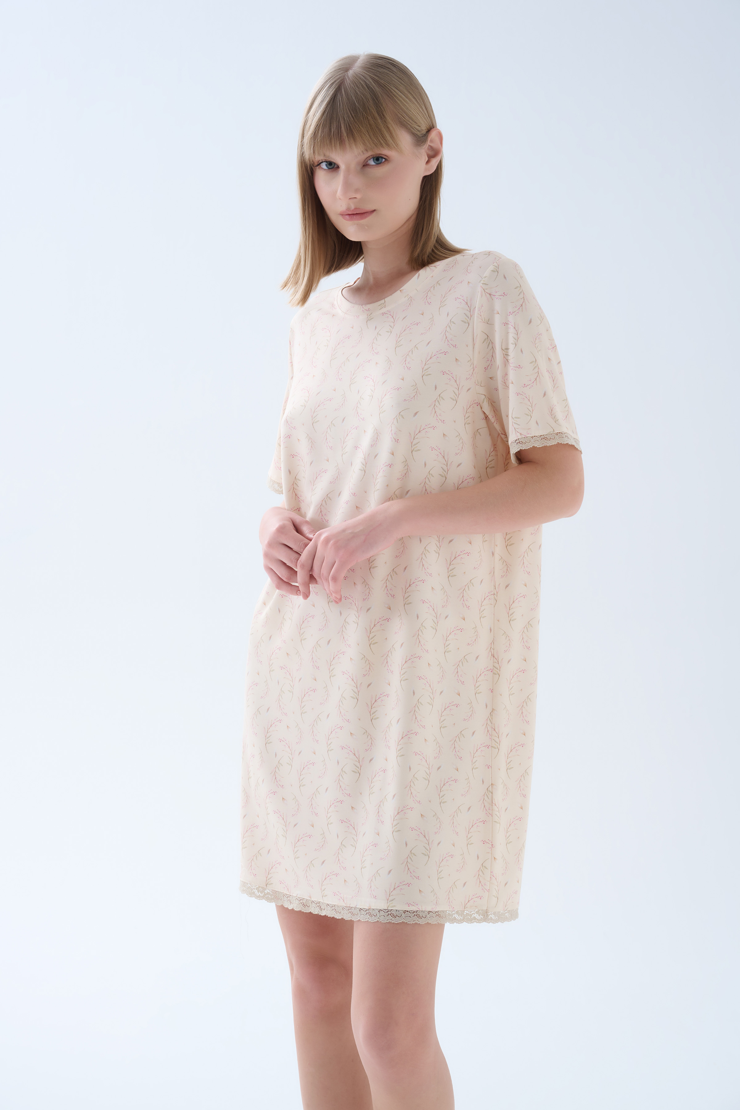 Kadın Viskoz Kısa Kollu Dantel Detaylı Gecelik