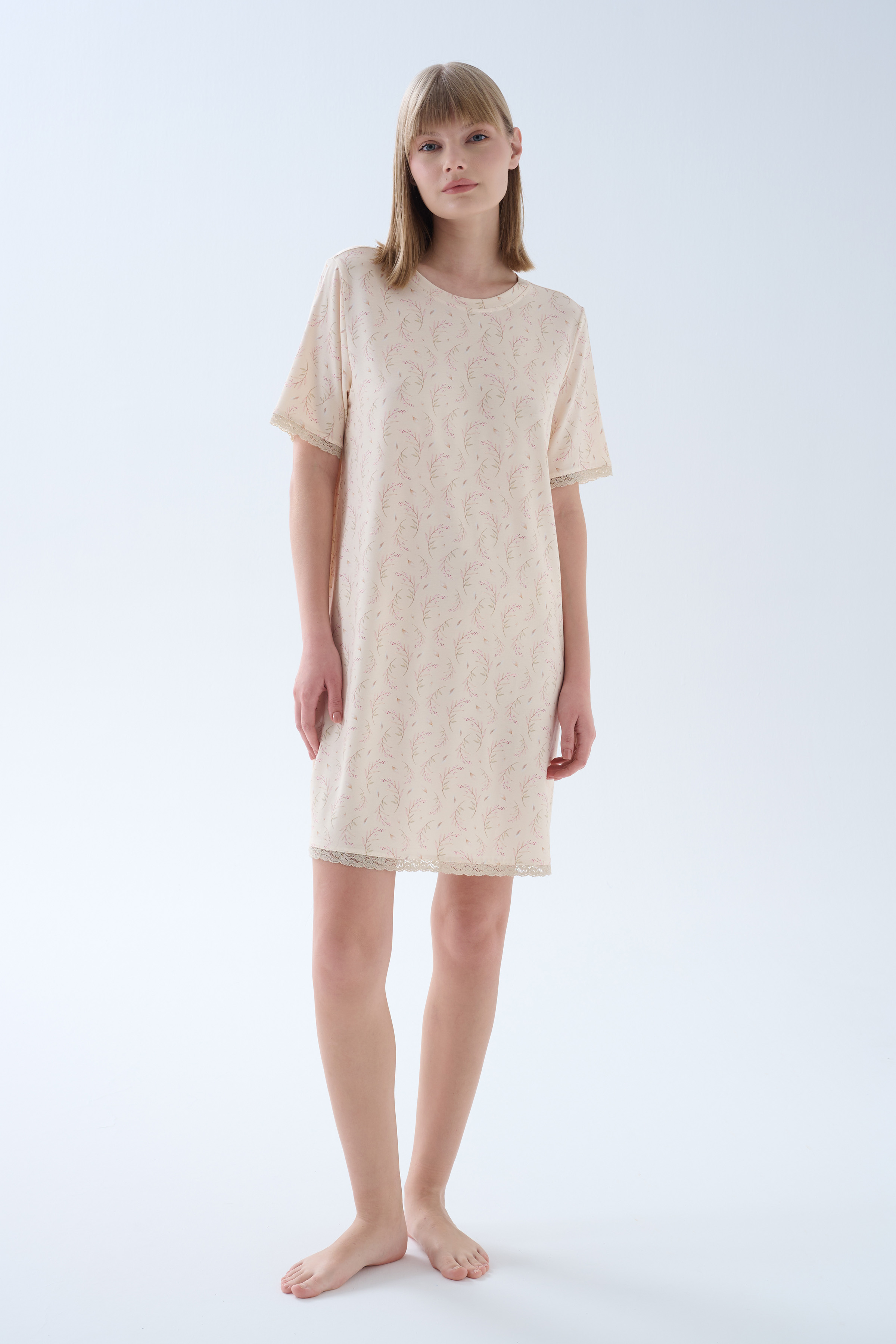 Kadın Viskoz Kısa Kollu Dantel Detaylı Gecelik