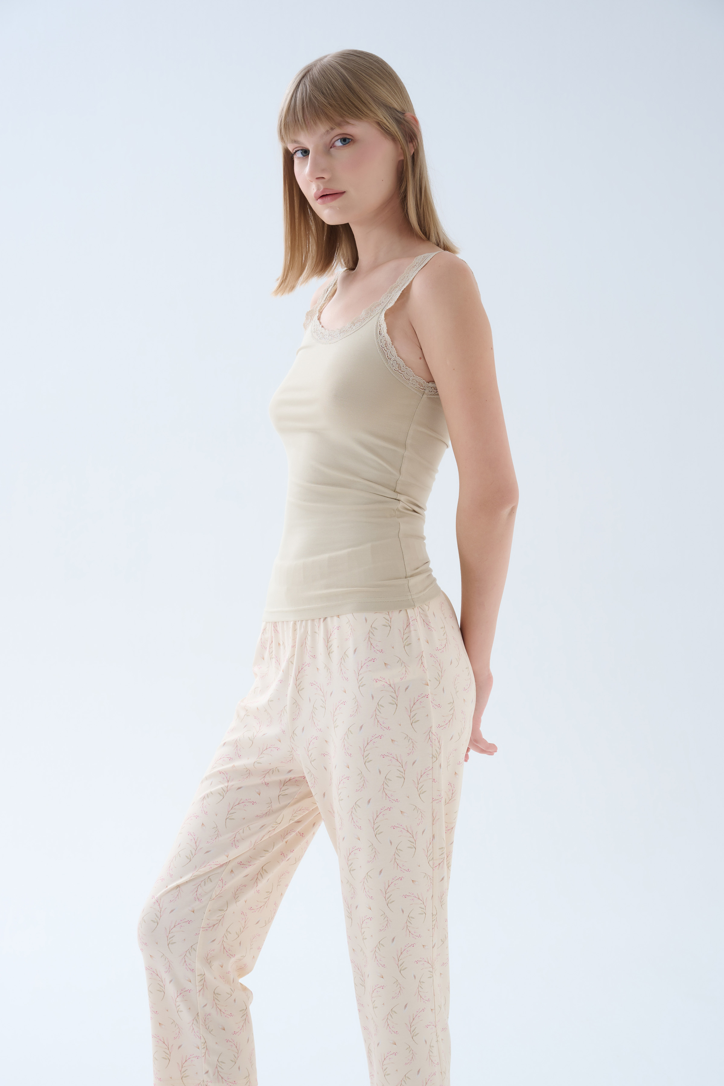 Kadın Viskoz Dantel Detaylı Atlet Pijama Üstü