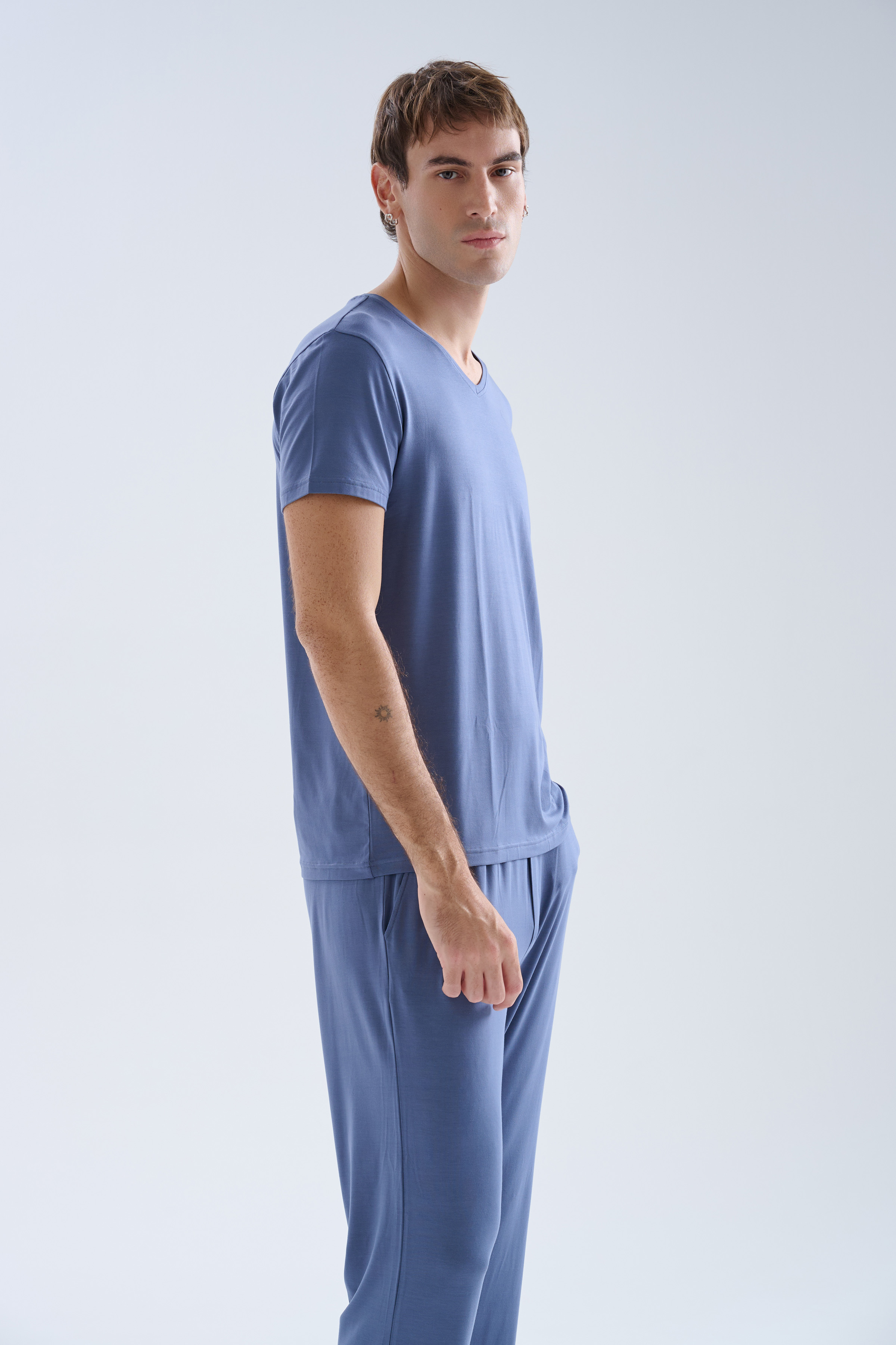 Erkek Modal V Yaka Kısa Kollu T-shirt