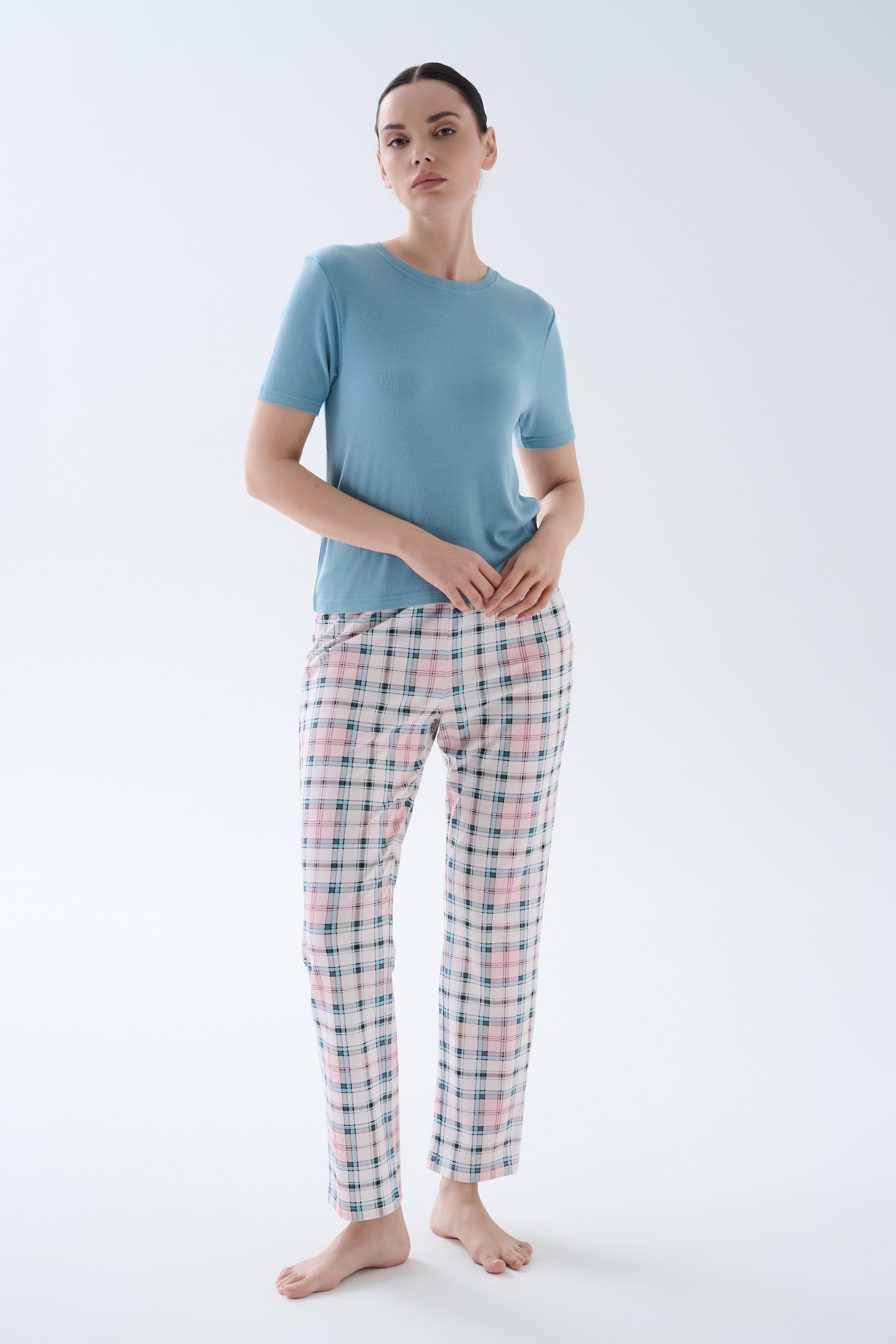 Kadın Pamuklu Kısa Kollu Uzun Pijama Takımı