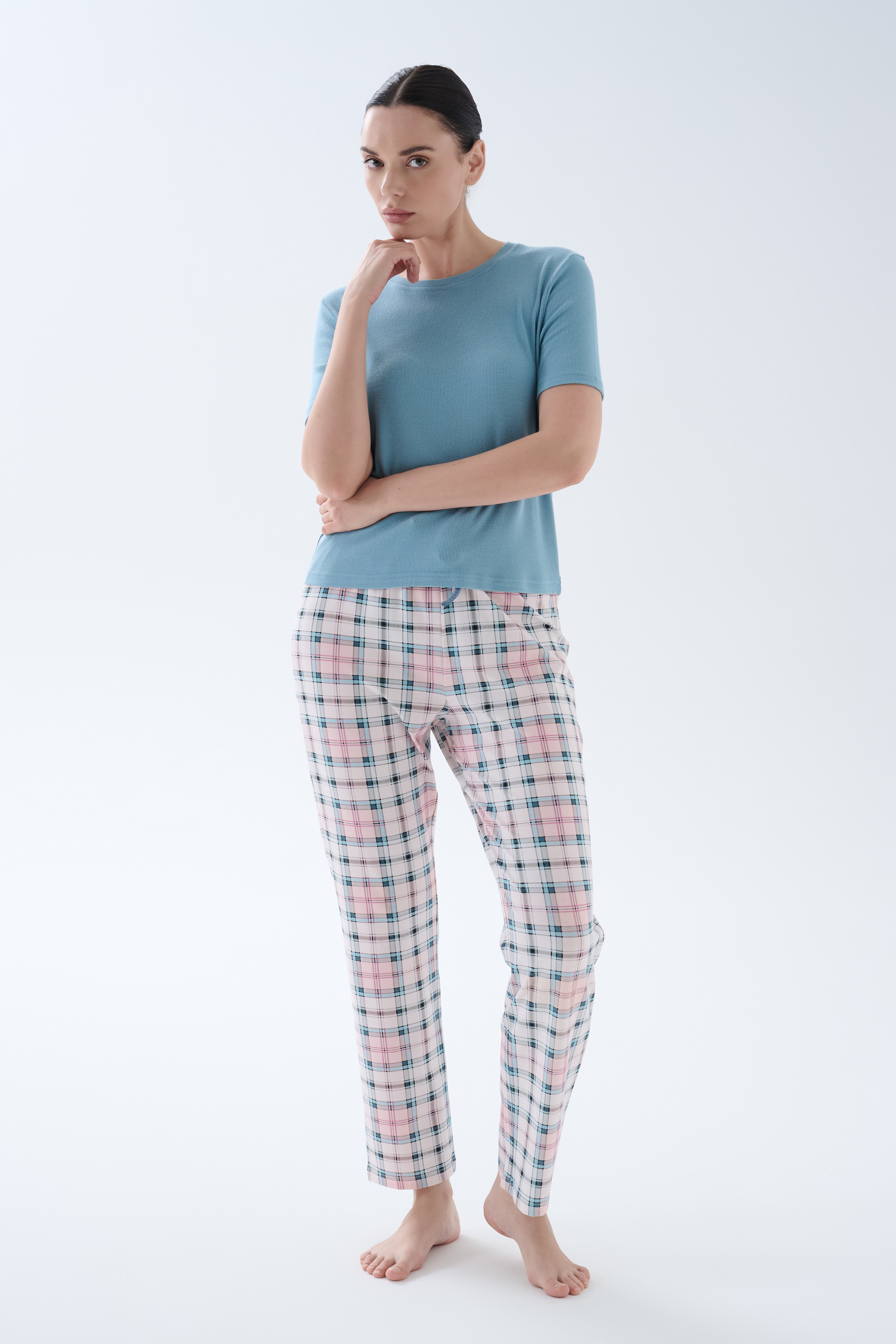 Kadın Pamuklu Kısa Kollu Uzun Pijama Takımı