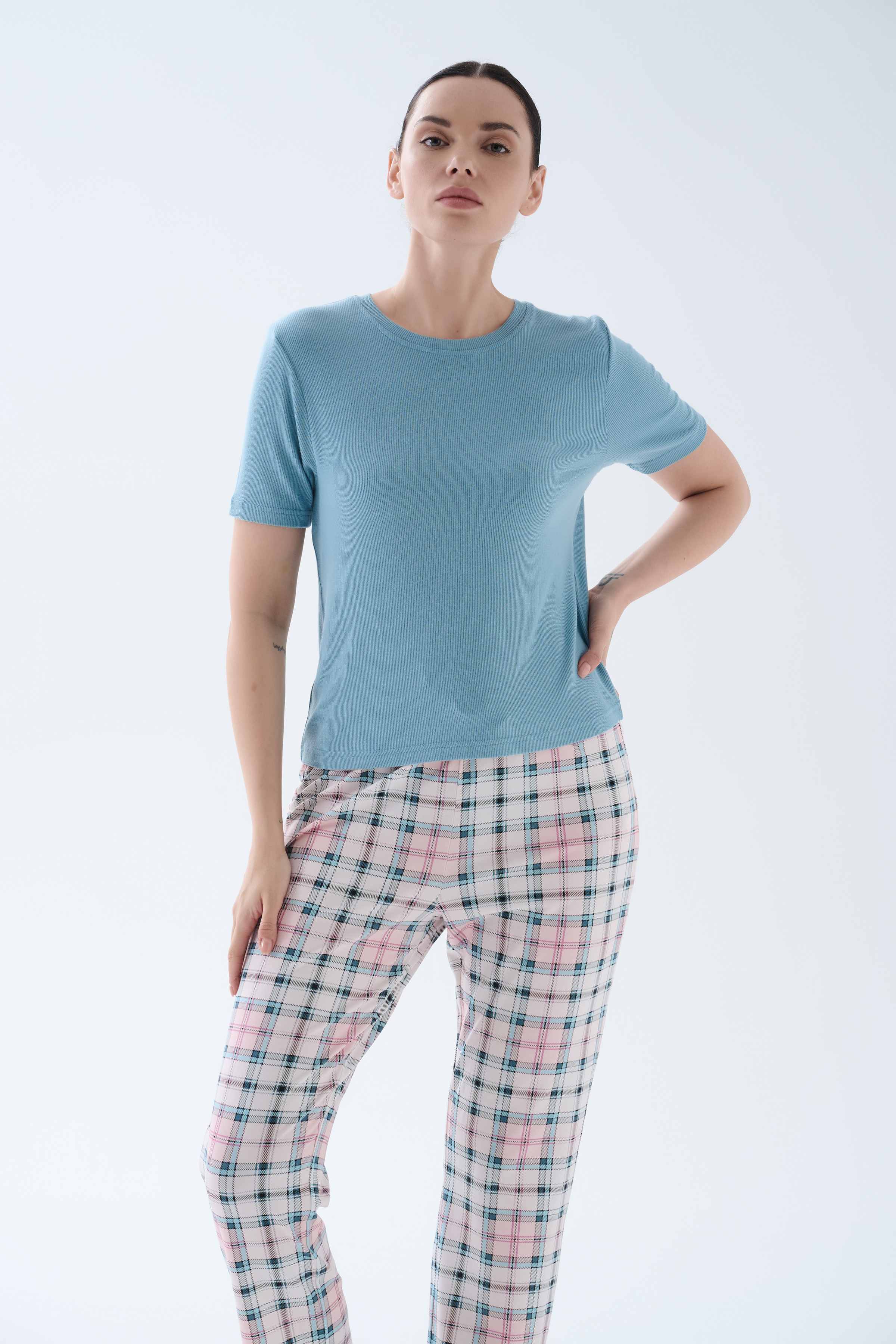 Kadın Pamuklu Kısa Kollu Uzun Pijama Takımı