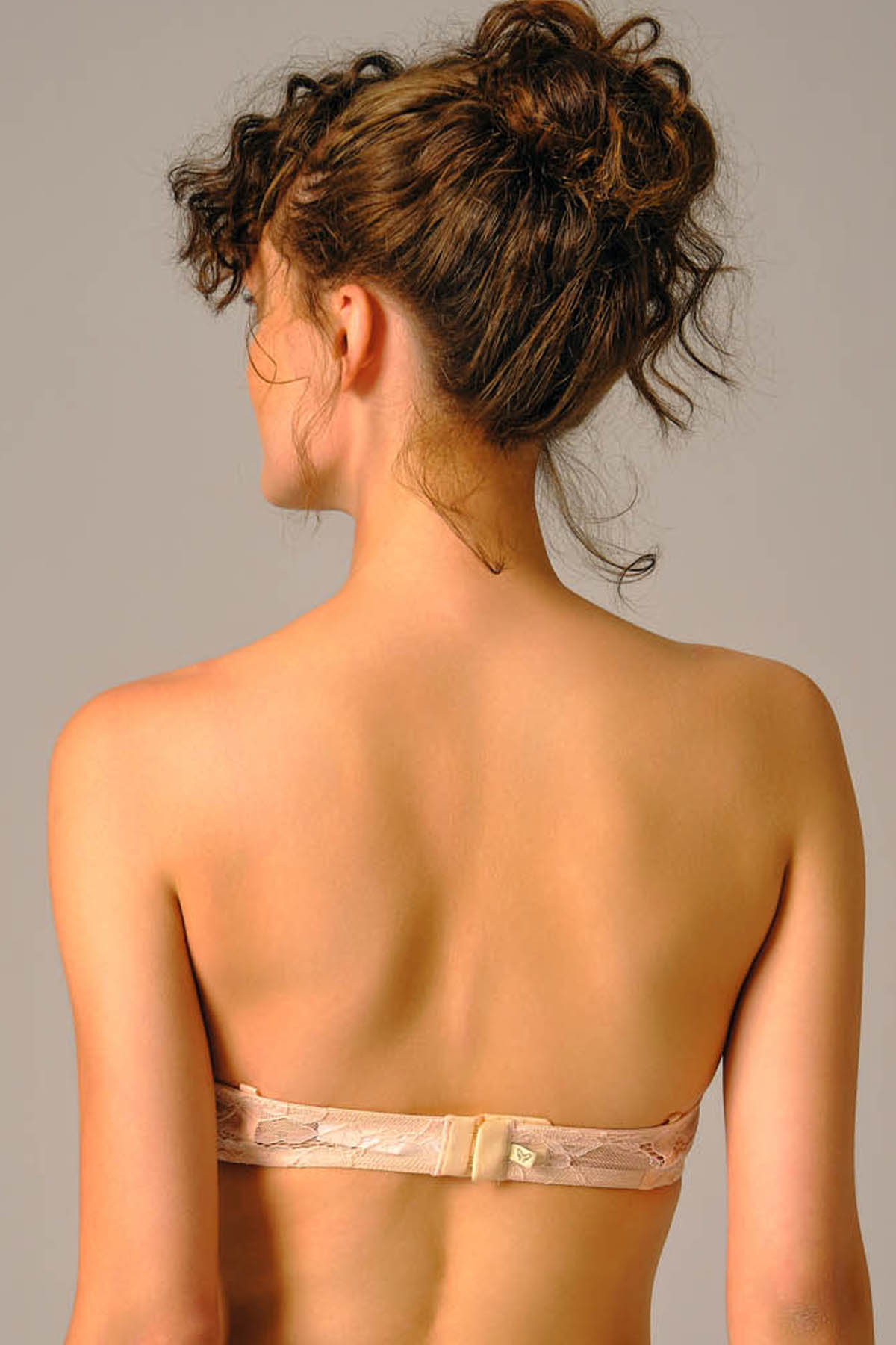 Kadın Dantel Detaylı Dolgusuz Straplez Sütyen