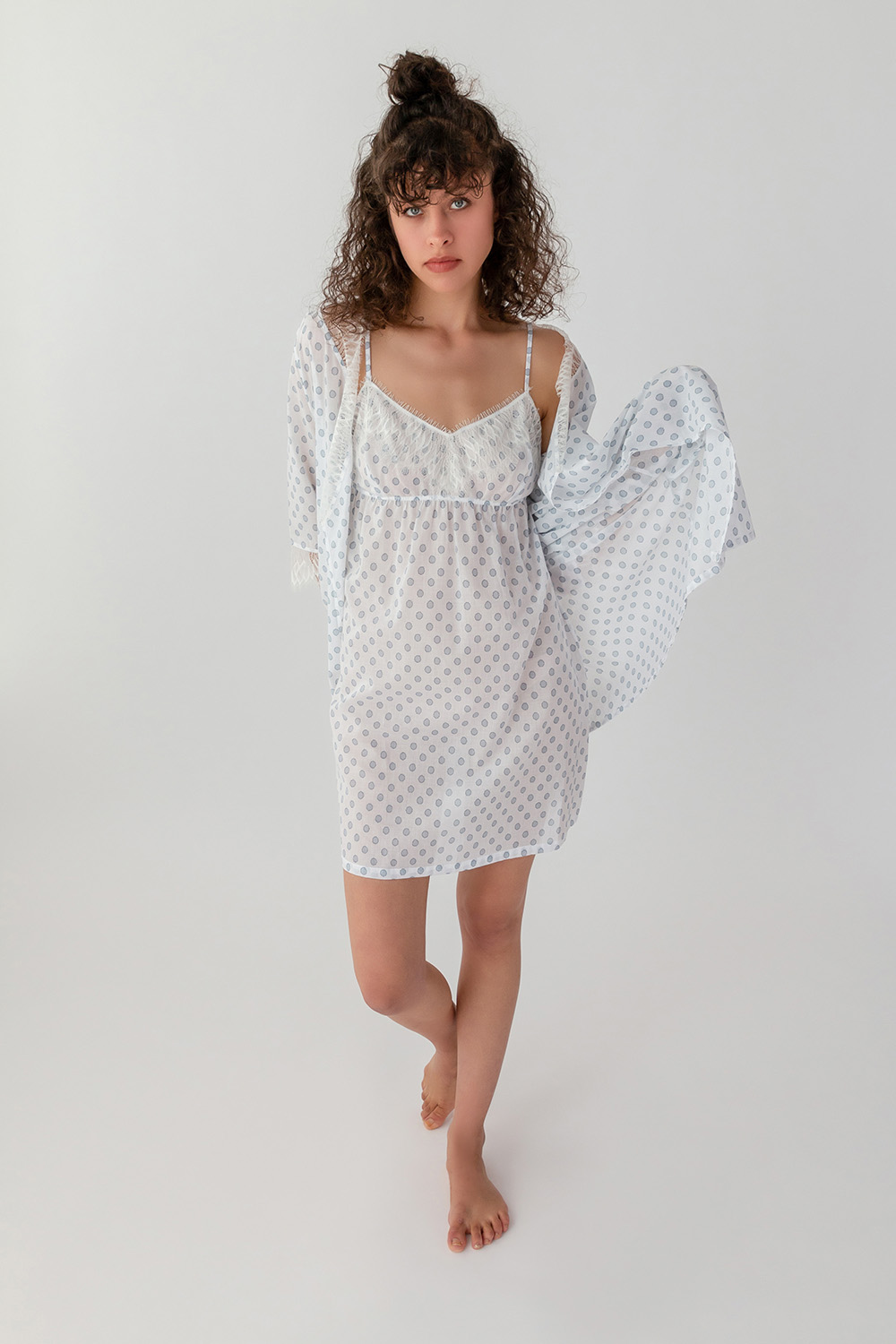 Kadın Dantel Detaylı İp Askılı Dokuma Gecelik