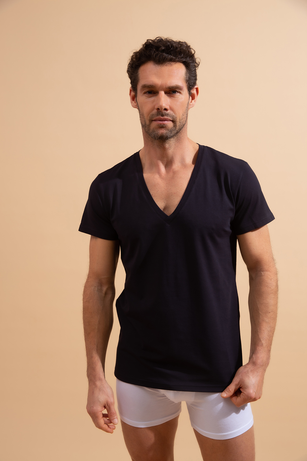Erkek Pamuklu Derin V Yaka Kısa Kollu T-shirt