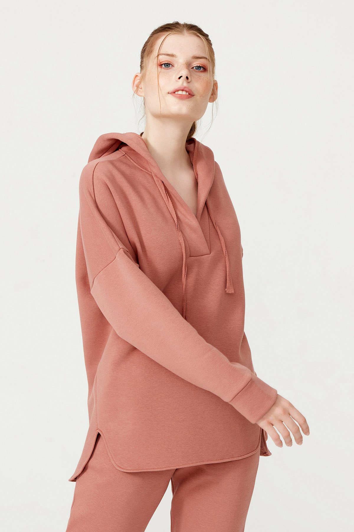 Kadın Kapşonlu Şardonlu Sweatshirt