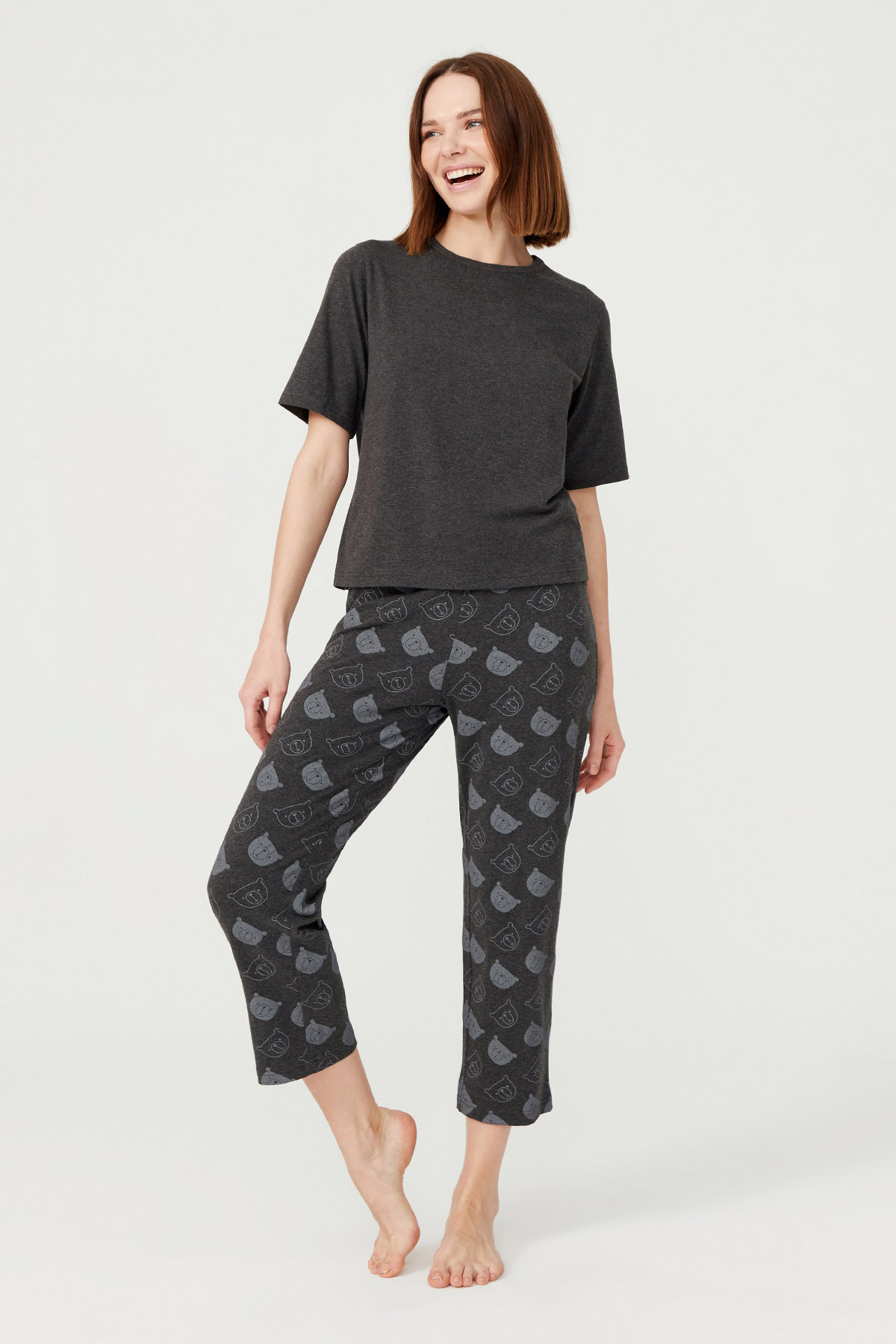 Kadın Ayıcık Baskılı Kısa Kollu Midi Pijama Takımı
