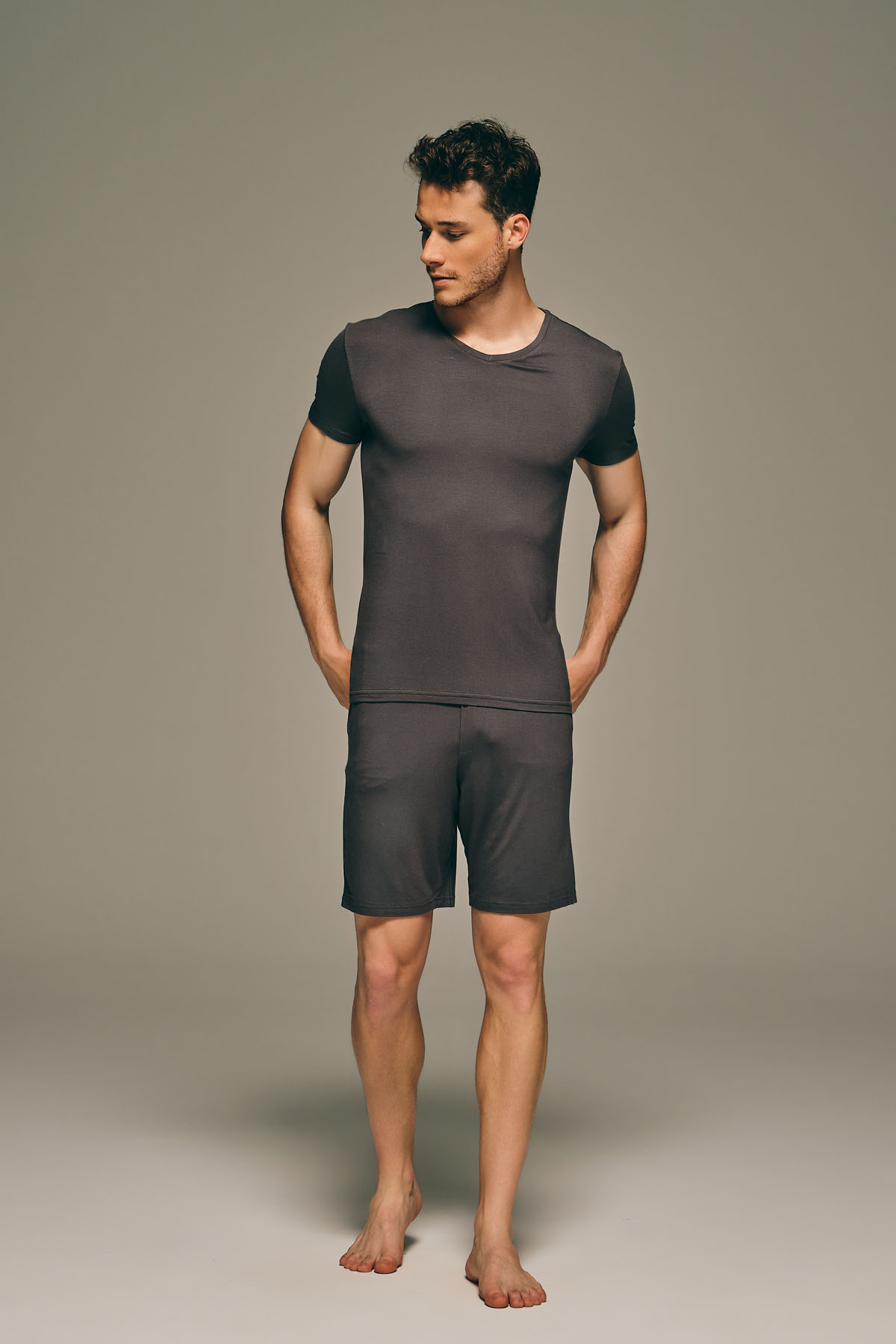 Erkek Basic Modal V Yaka Kısa Kollu T-shirt