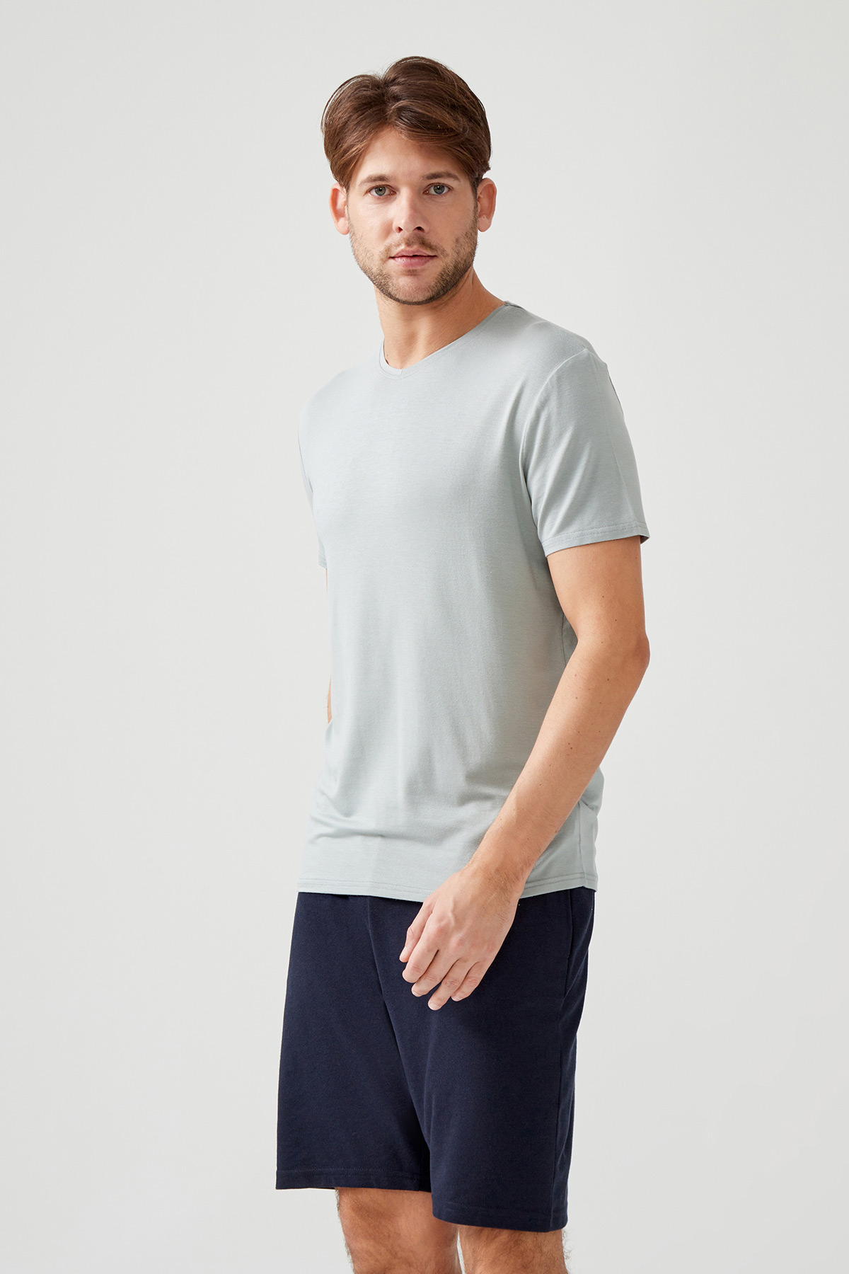 Erkek Basic Modal V Yaka Kısa Kollu T-shirt