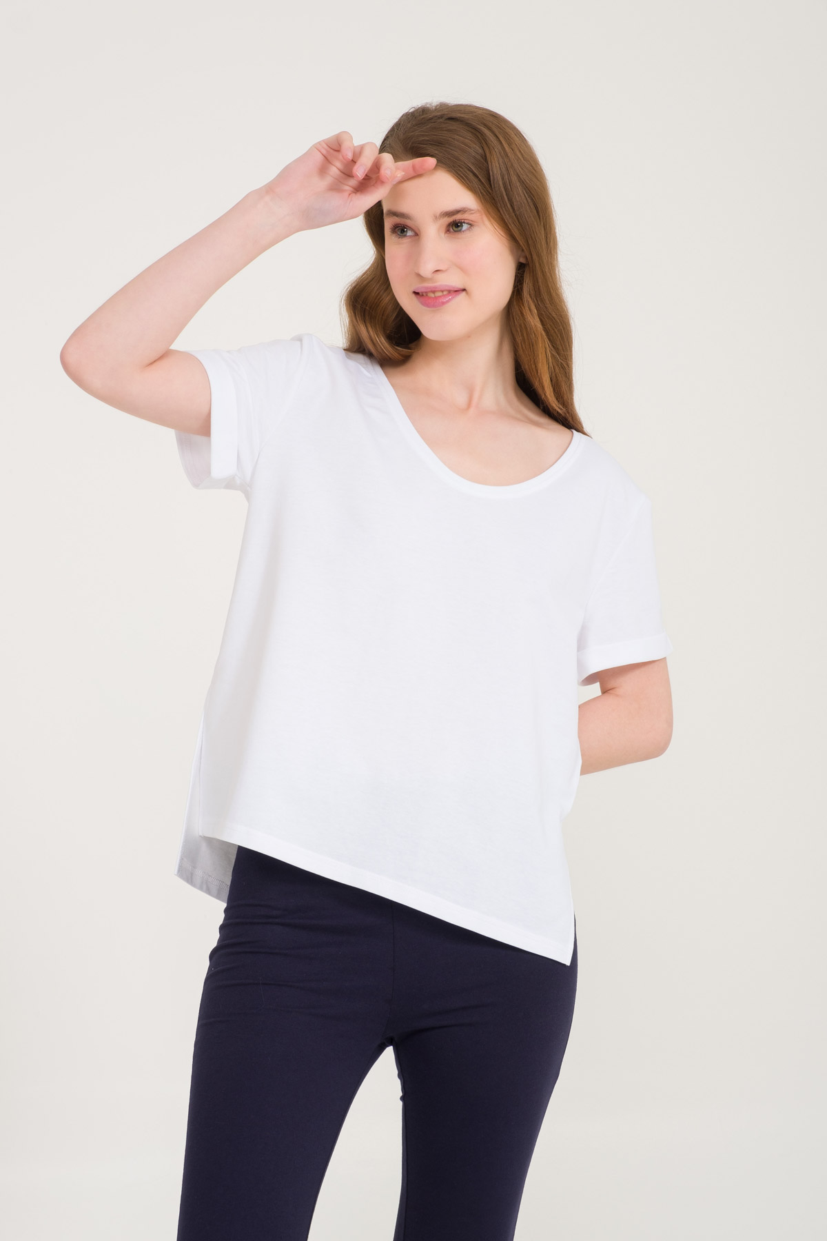 Kadın Pamuklu Duble Kol Yandan Yırtmaç Detaylı T-shirt