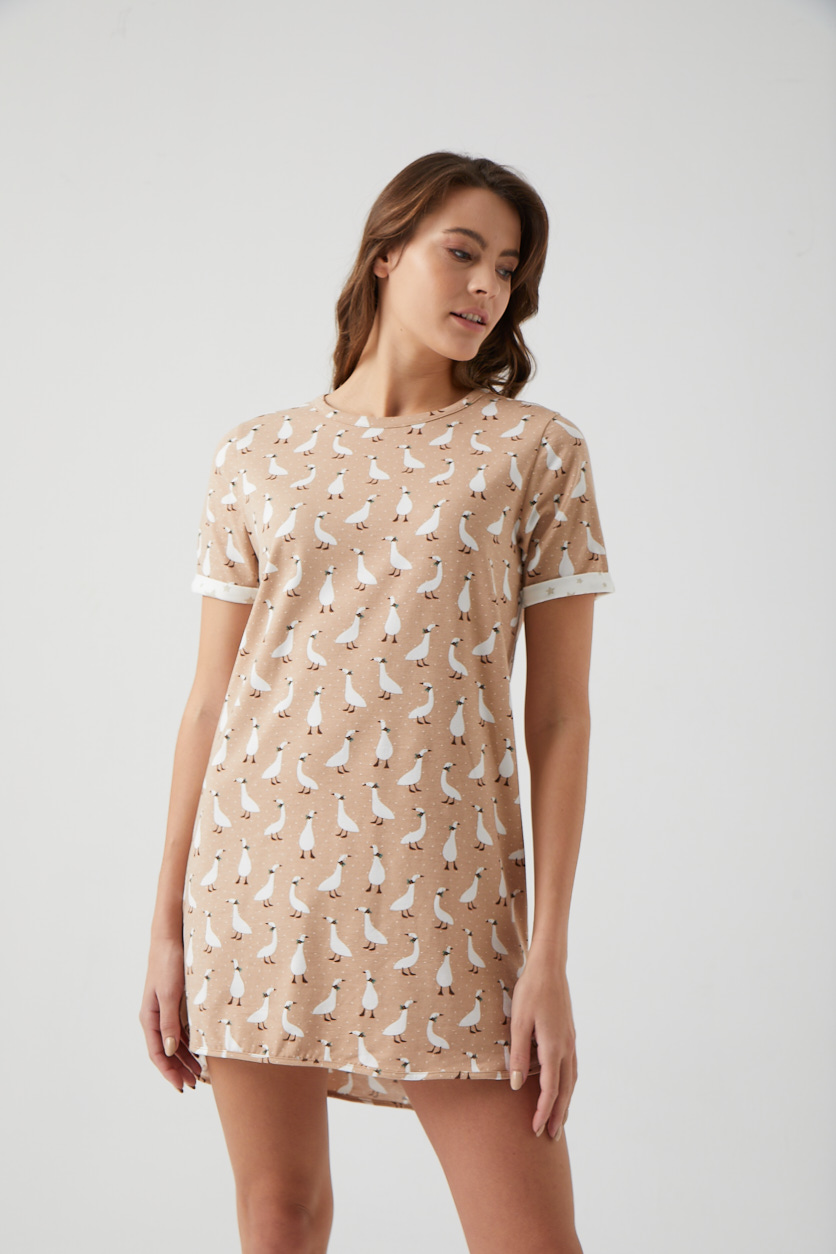 Kadın Ördek Baskılı Yırtmaç Detaylı Kısa Kollu Gecelik