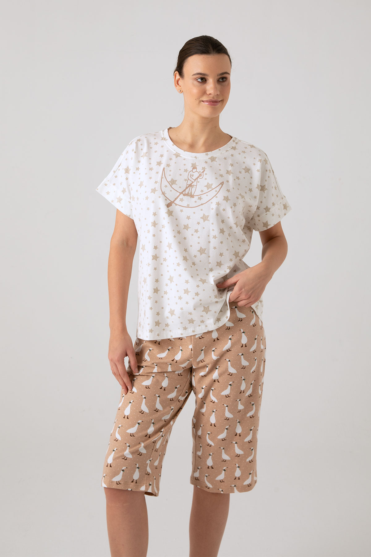 Kadın Büyük Beden Düşük Kollu Üst Kapri Pijama Takımı