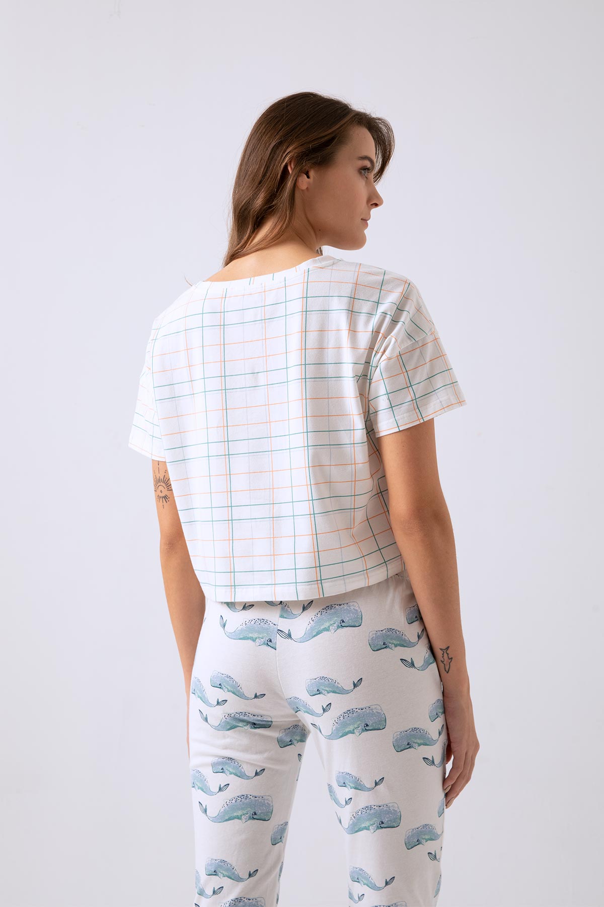 Kadın Crop Üst Manşetli Kapri Pijama Takımı