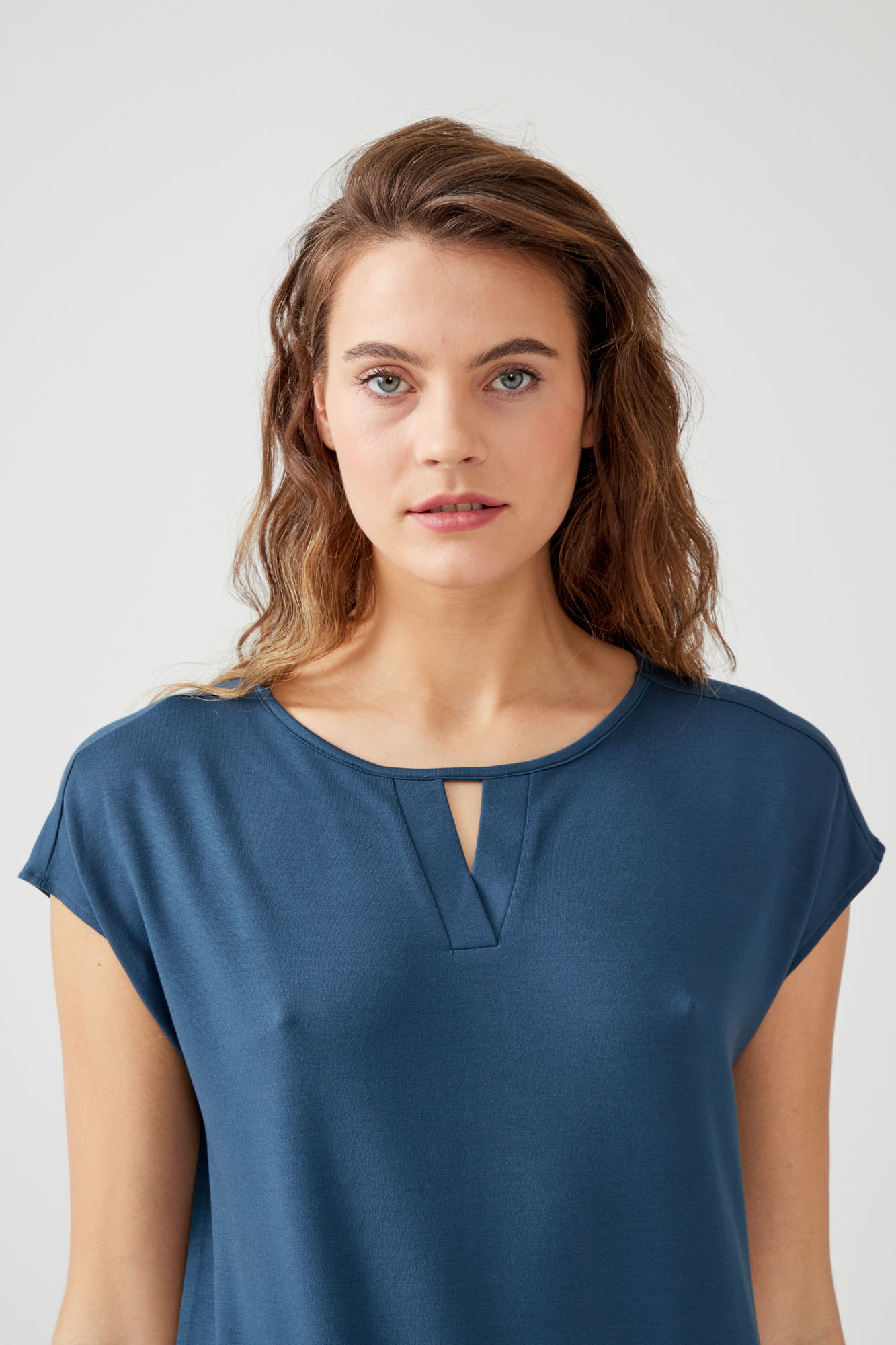 Kadın İki İplik Modal Yakada Mini Pencere Detaylı Kısa Kollu Elbise