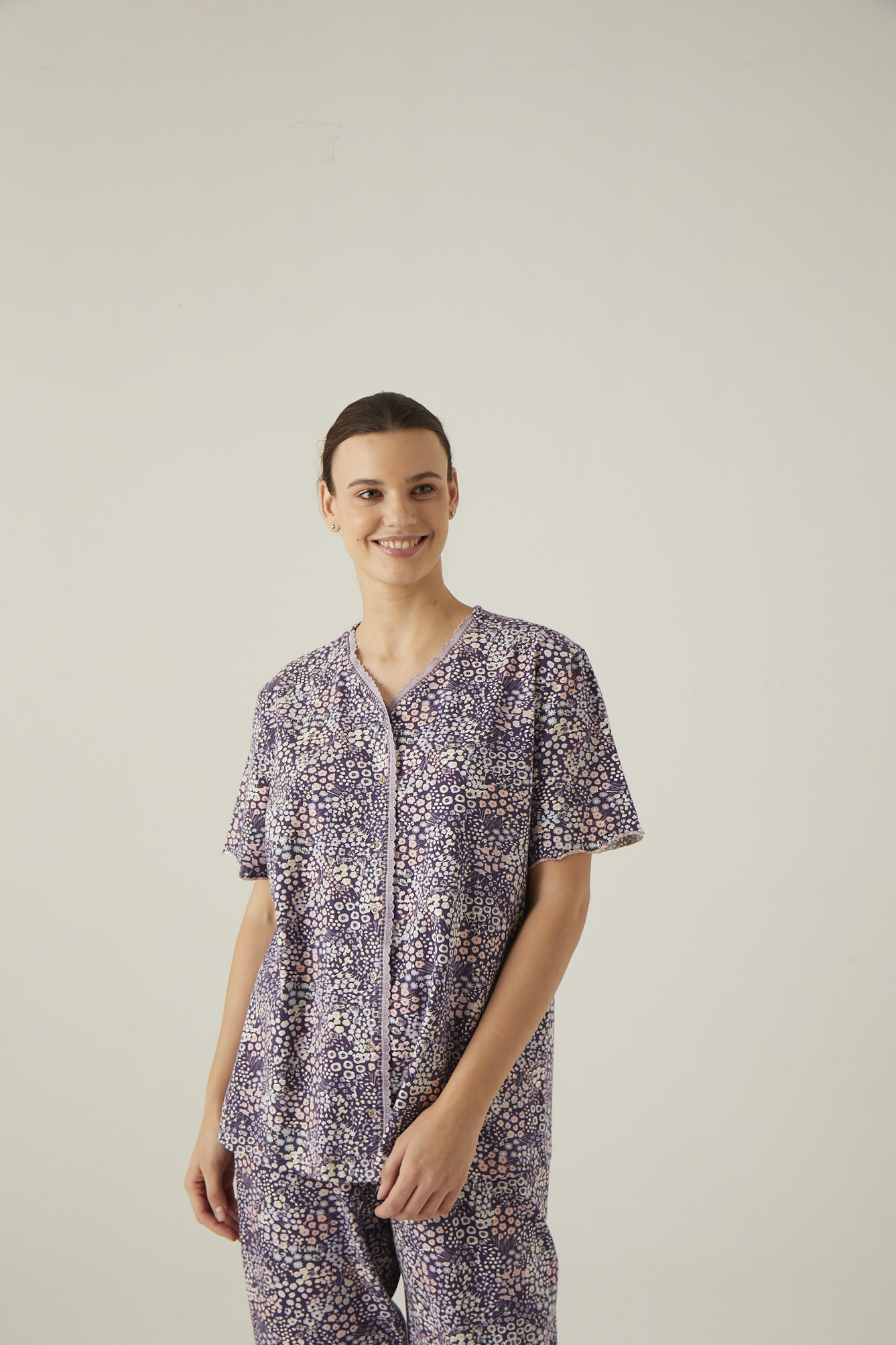 Kadın Büyük Beden Çiçek Baskılı Düğmeli Pijama Üstü