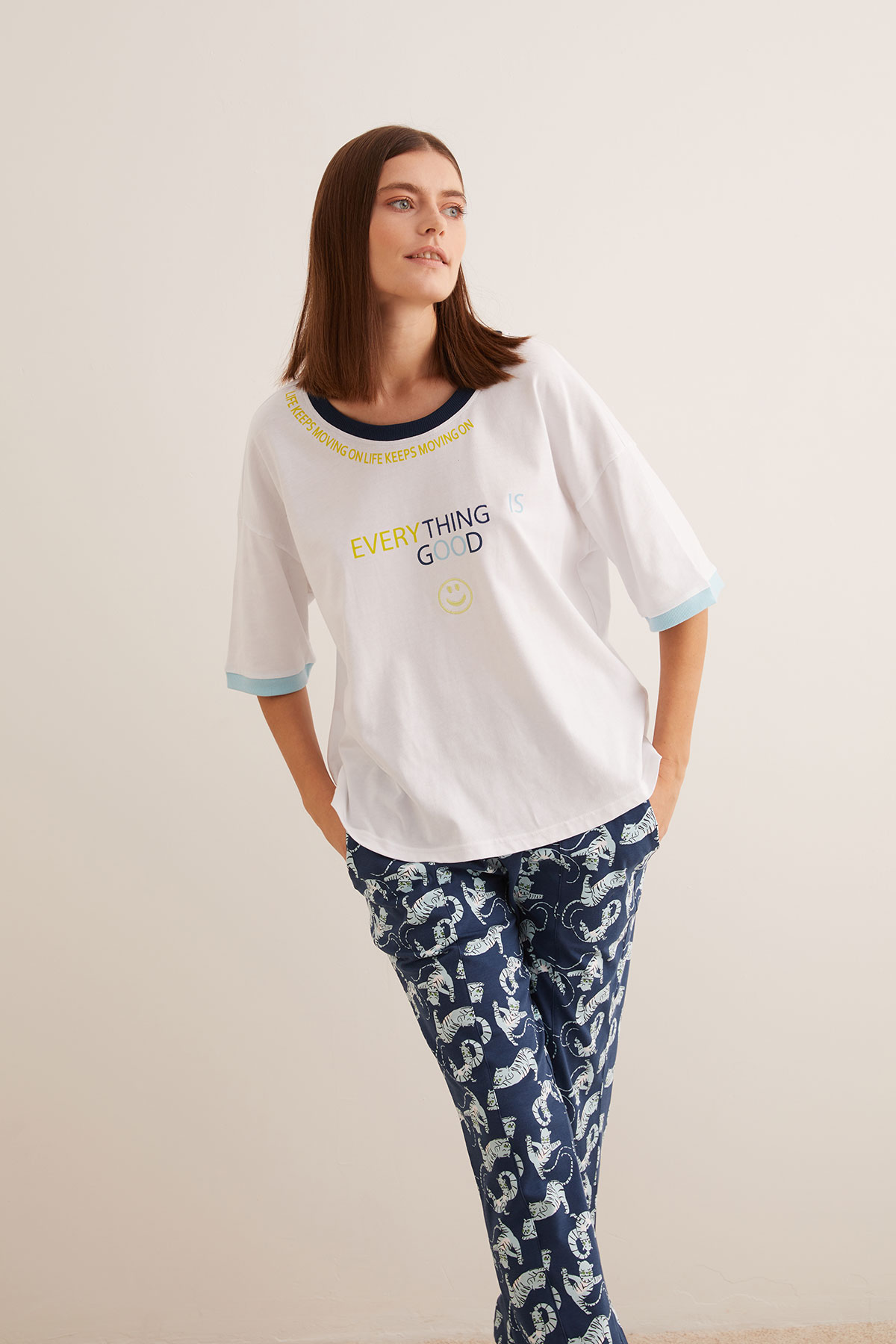 Kadın Pamuklu Kısa Kollu Uzun Pijama Takımı