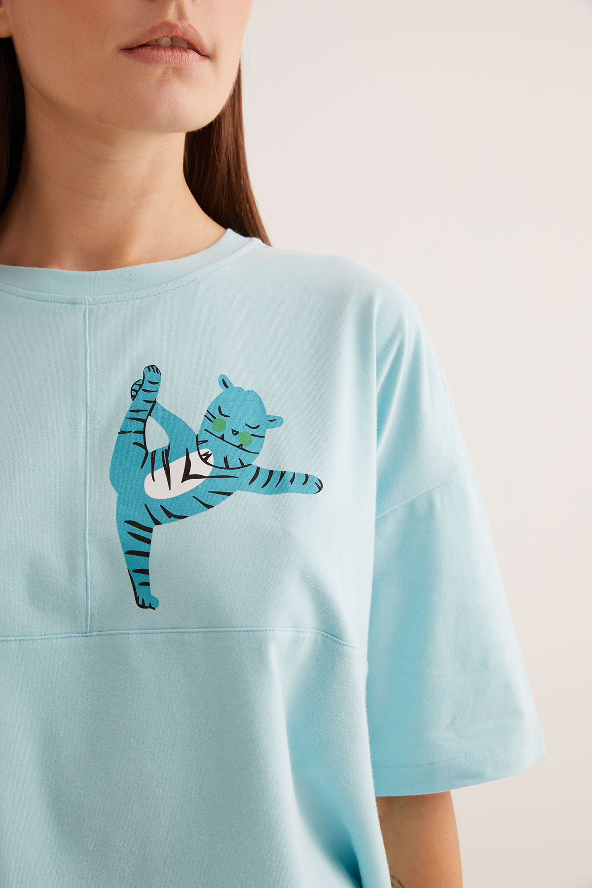 Kadın Pamuklu Arkası Uzun Pijama Üstü