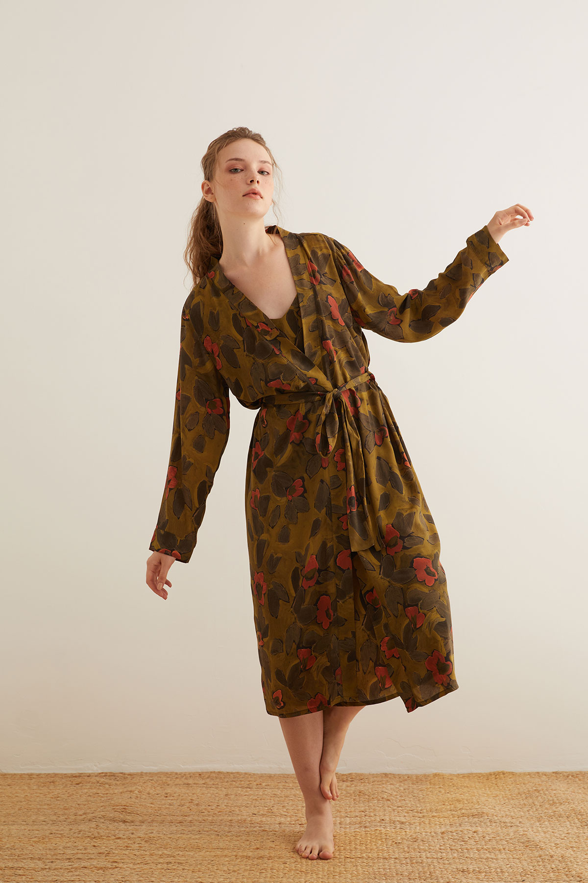 Kadın Vegan Dokuma Uzun Kollu Midi Sabahlık