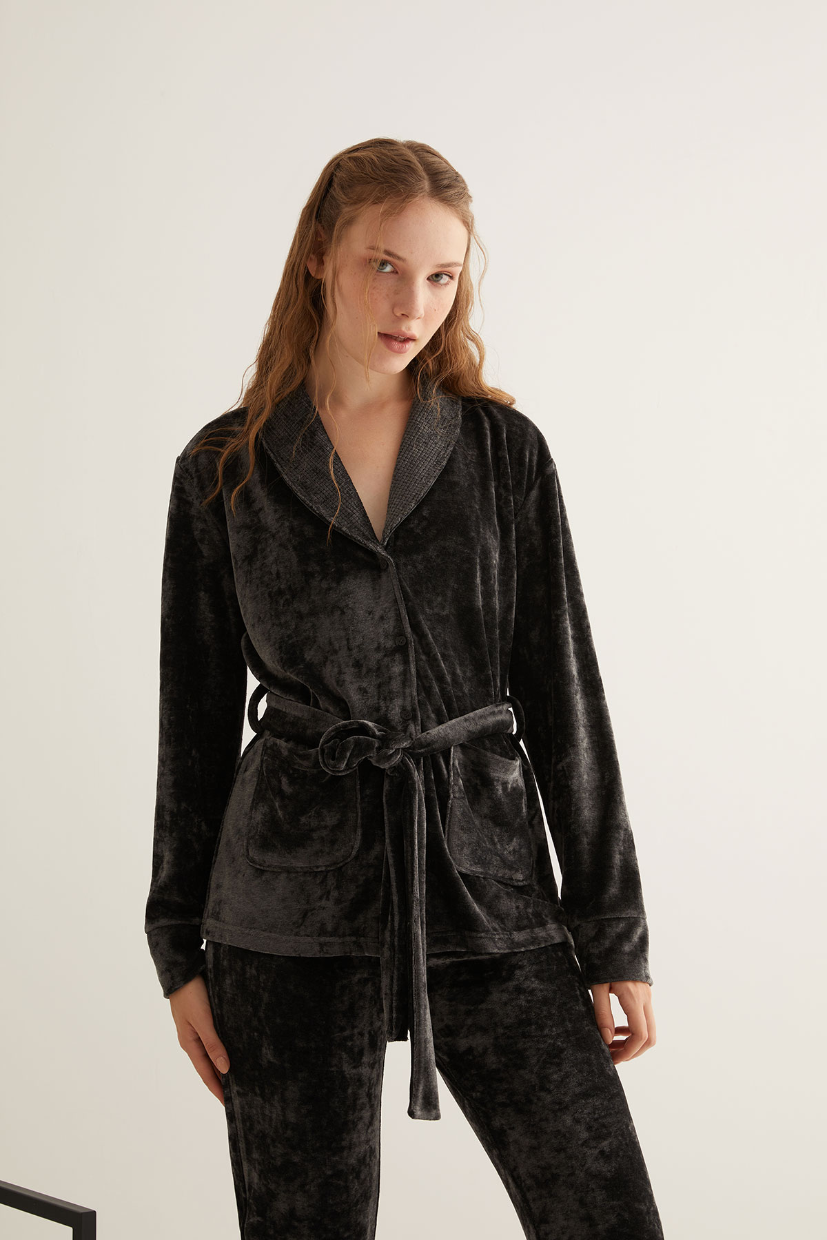 Kadın Önden Düğmeli Cepli Viscose Kadife Takım