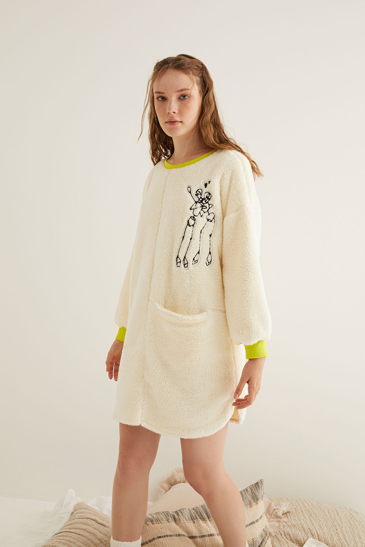 Kadın Yumuşak Dokulu Nakış Detaylı Ev Elbisesi