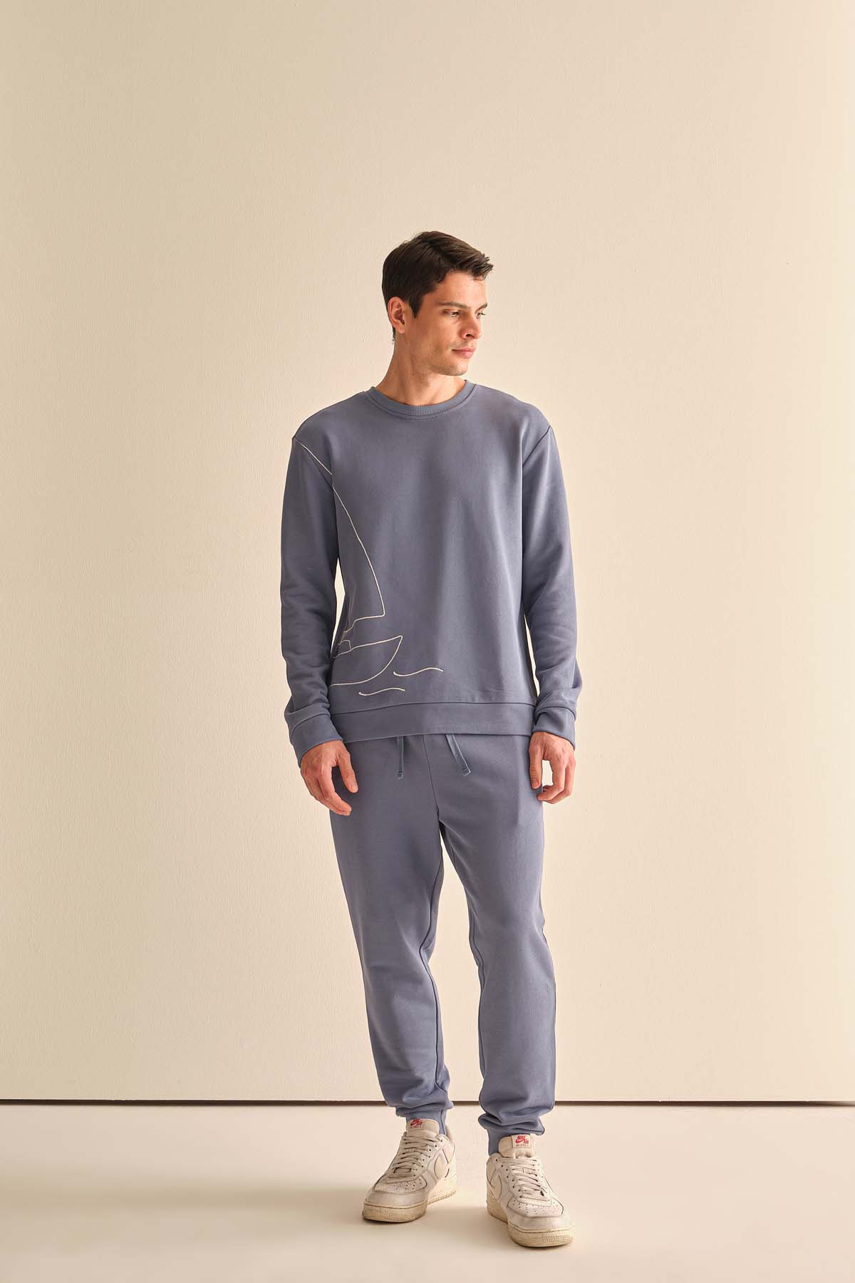 Erkek Pamuklu Üç İplik Nakış Detaylı Sweatshirt