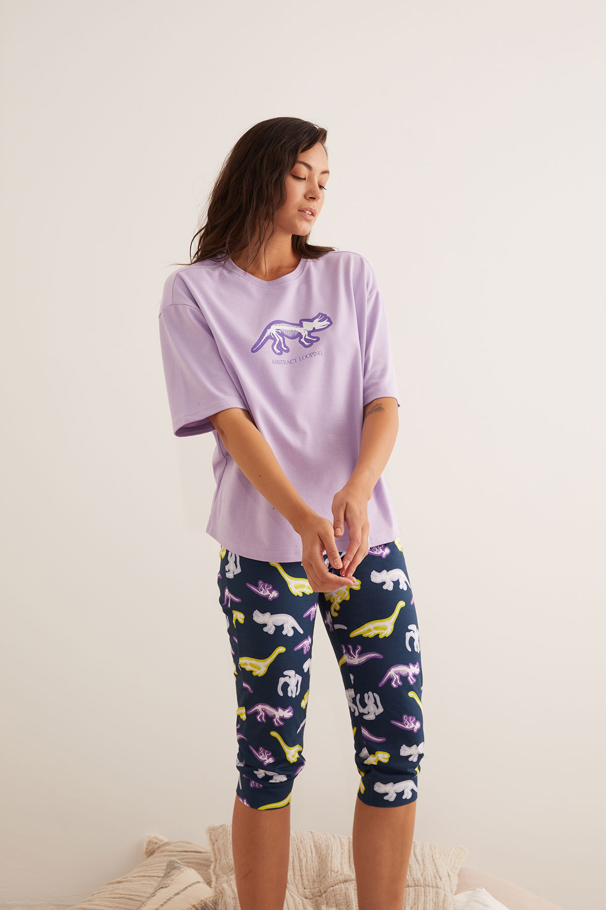 Kadın Pamuklu Dinozor Baskılı Kısa Kollu Pijama Üstü