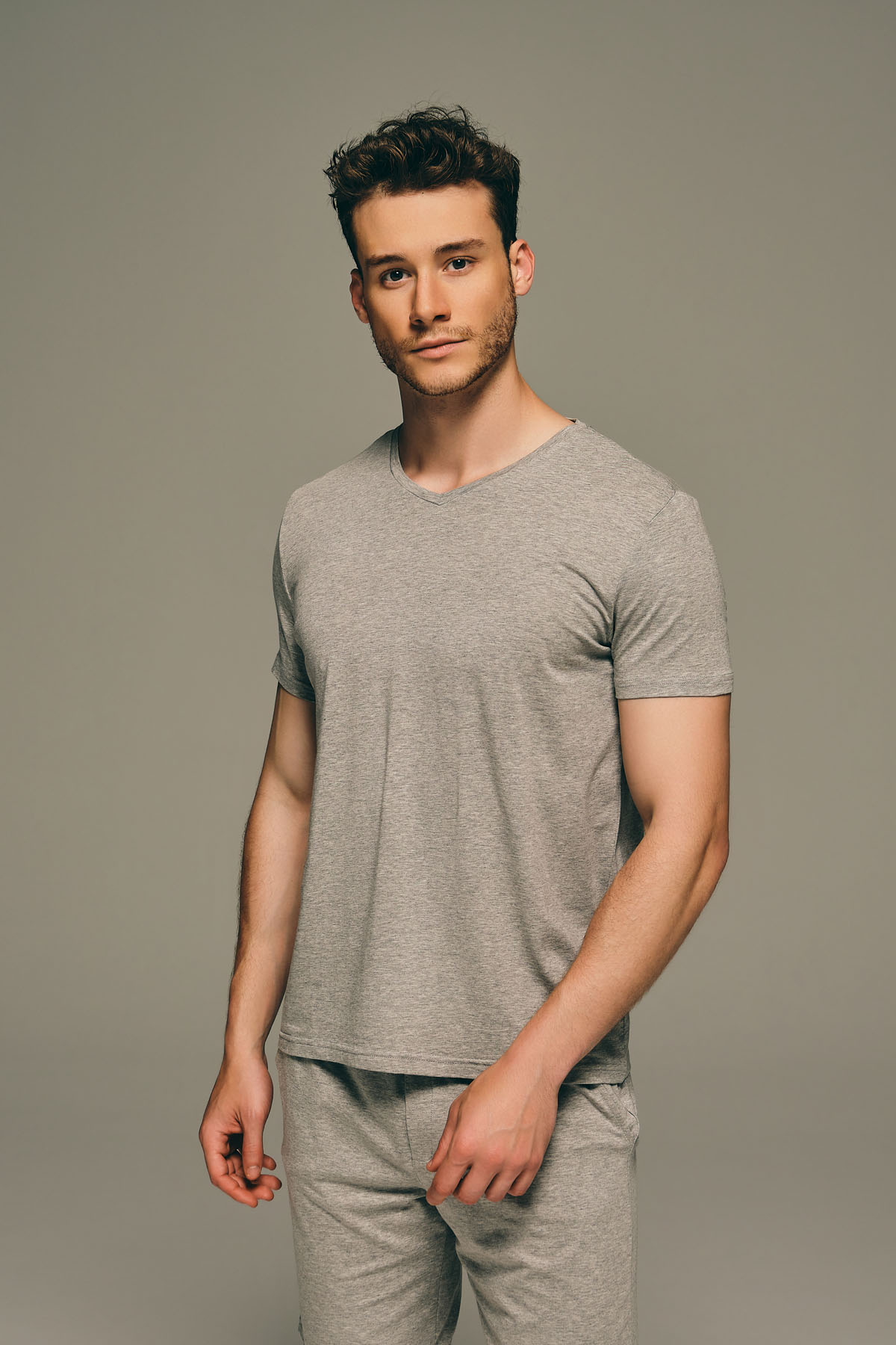 Erkek Basic Modal V Yaka Kısa Kollu T-shirt