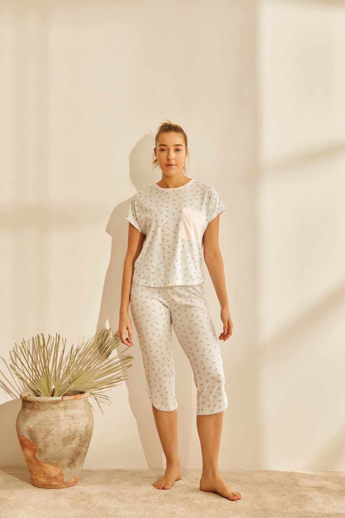 Kadın Kapri  / Tshirt Takım