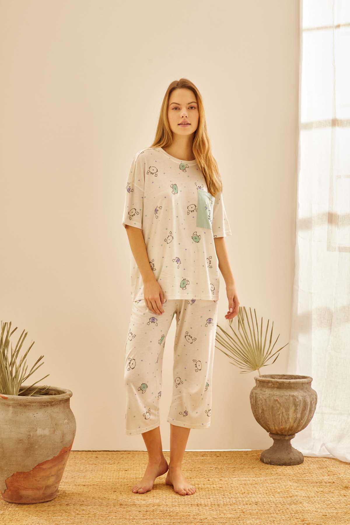 Kadın Pamuklu Cepli Kısa Kollu Kapri Pijama Takımı