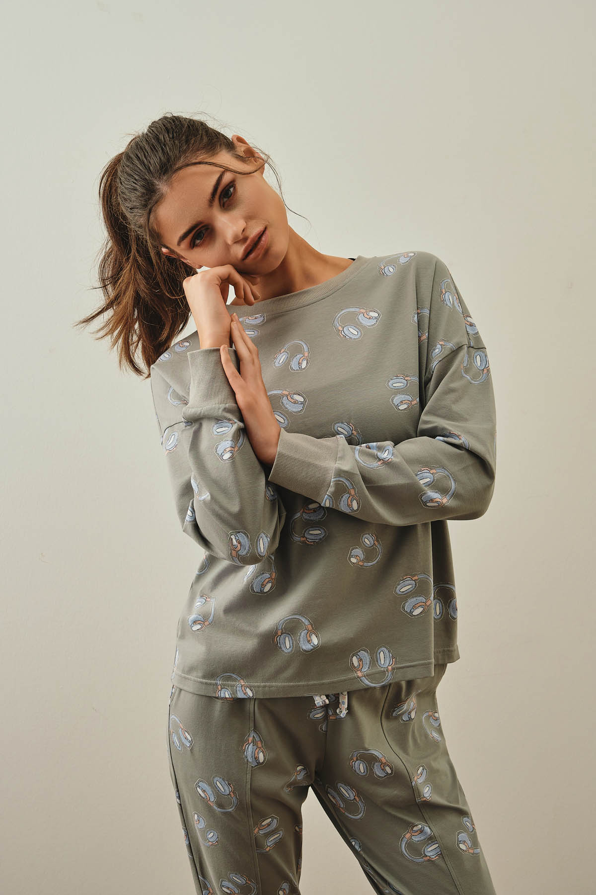 Kadın Pamuklu Uzun Kollu Manşetli Pijama Üstü