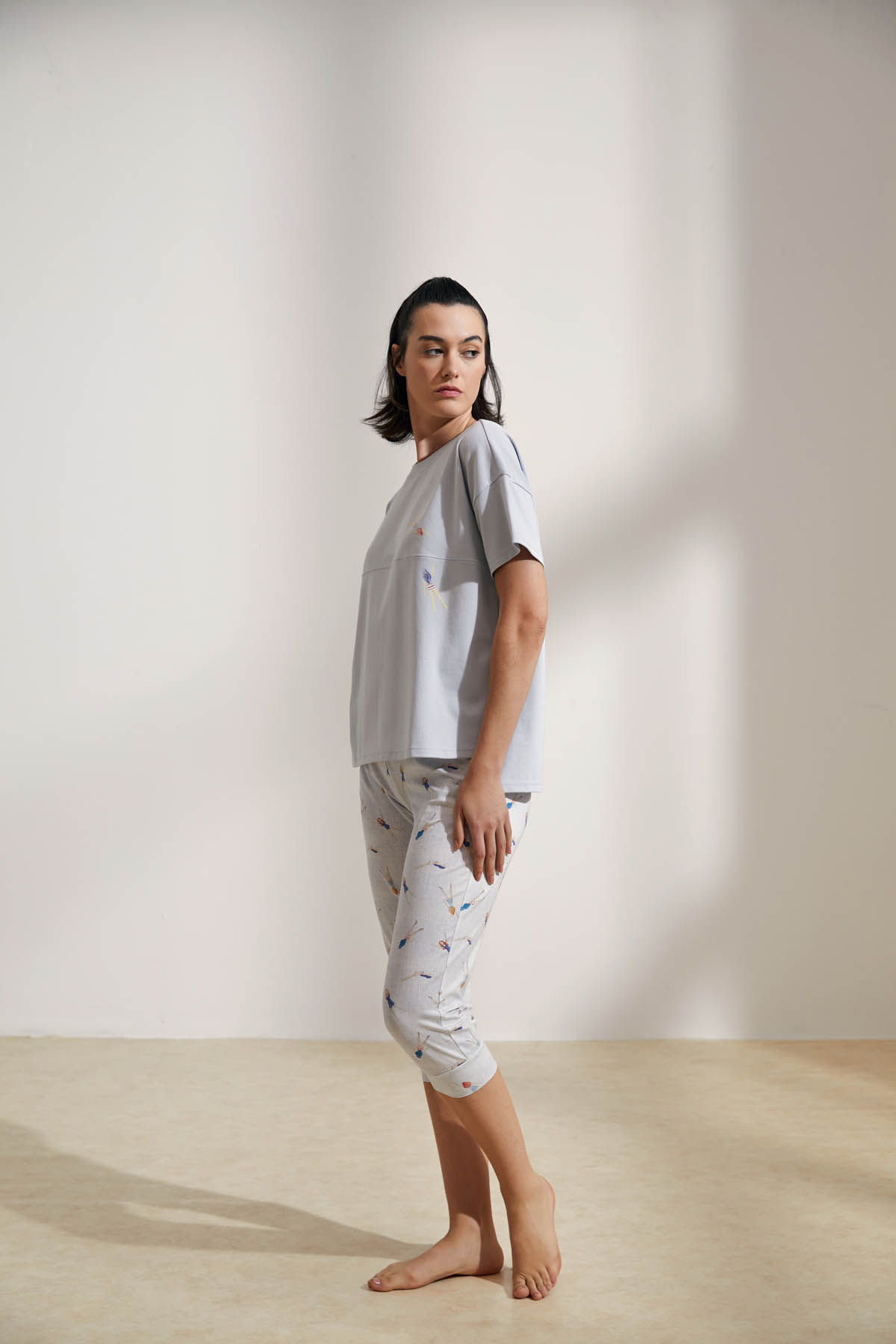 Kadın Pamuklu Kolsuz Kapri Pijama Takımı