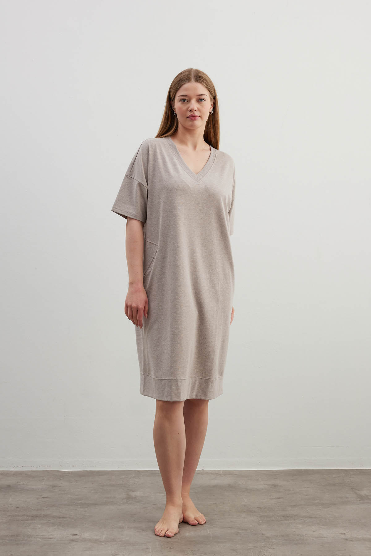 Kadın Plus Size Pamuklu Kısa Kollu V Yaka Cepli Gecelik