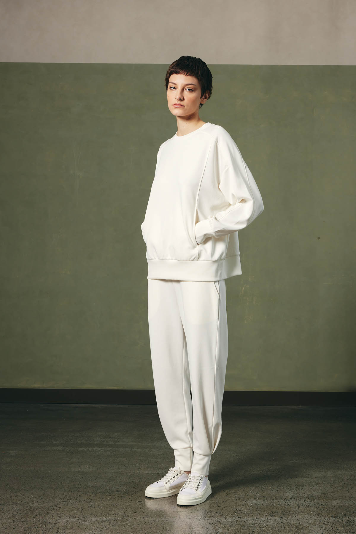 Kadın Soft Touch Uzun Kollu Kesik Detaylı Sweatshirt