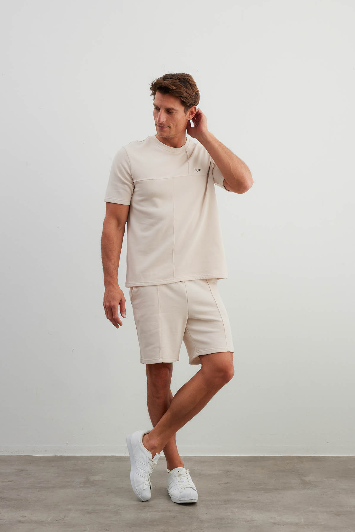Erkek Pamuklu Kesik Detaylı Kısa Kollu T-shirt Cepli Şort Takımı